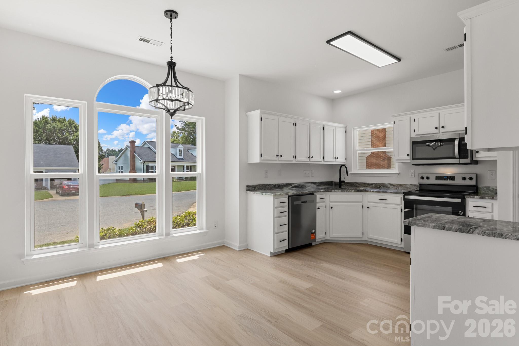 9713 Pernell Lane — Charlotte