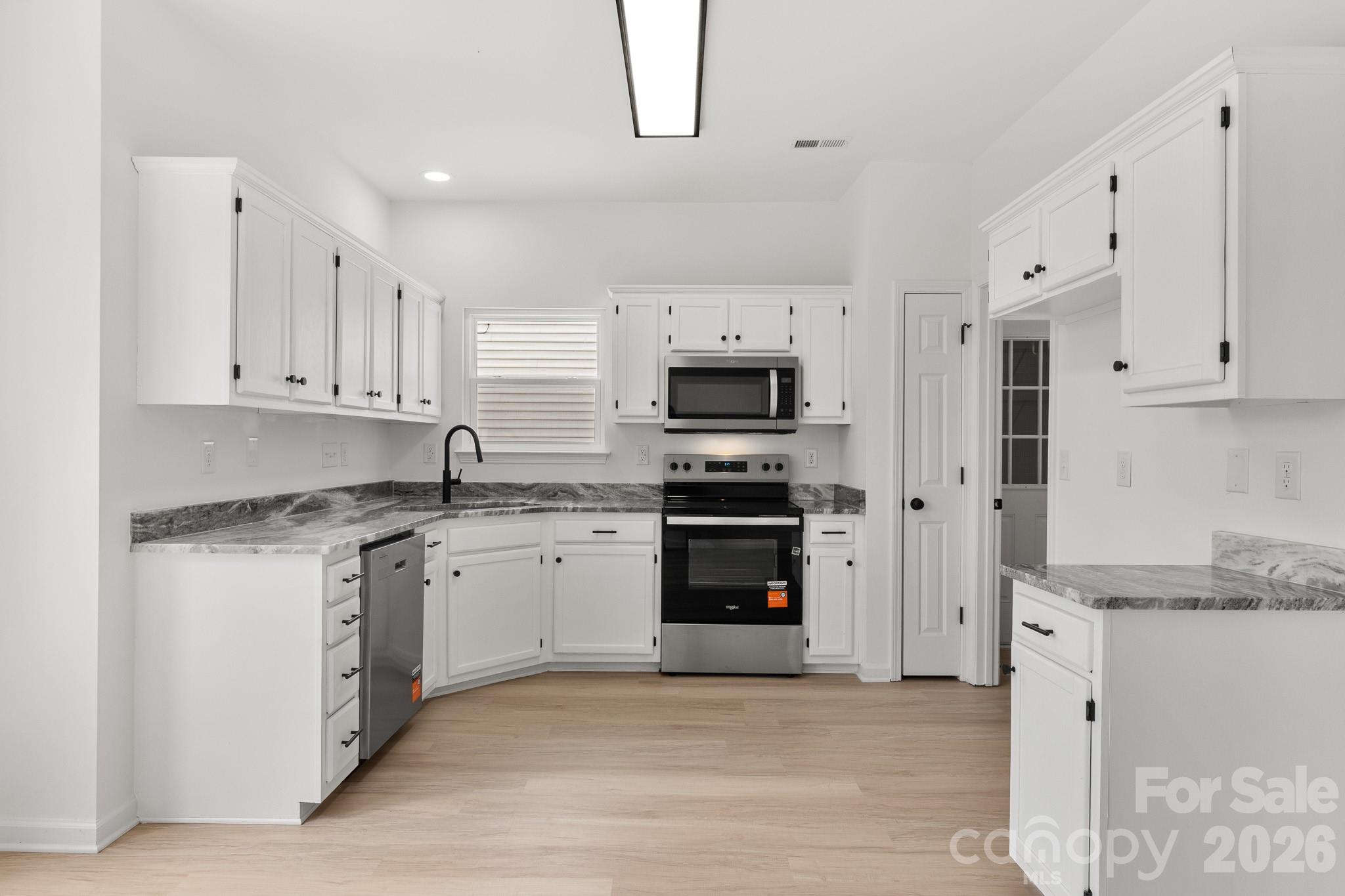 9713 Pernell Lane — Charlotte