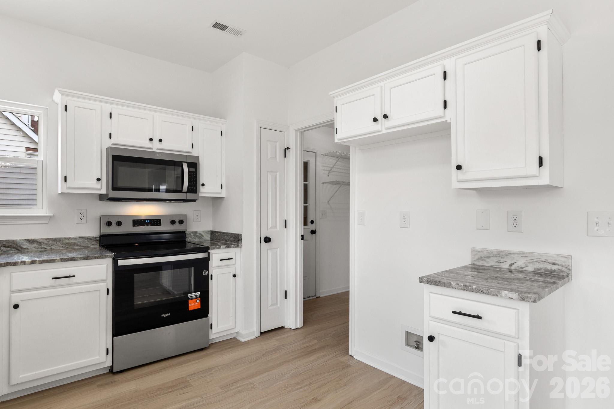 9713 Pernell Lane — Charlotte