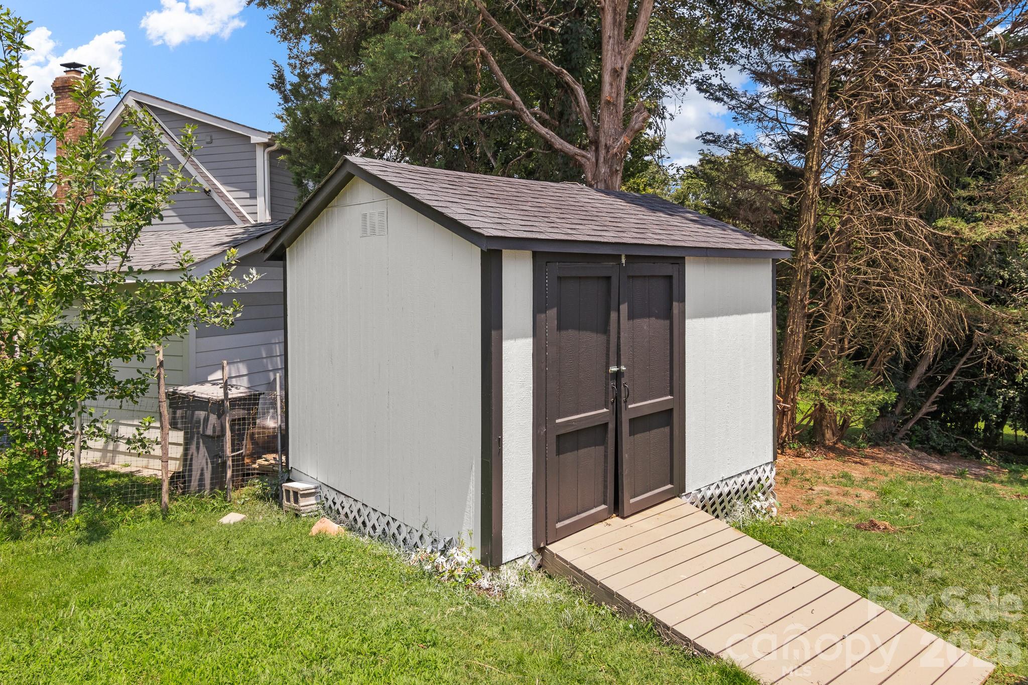 9713 Pernell Lane — Charlotte