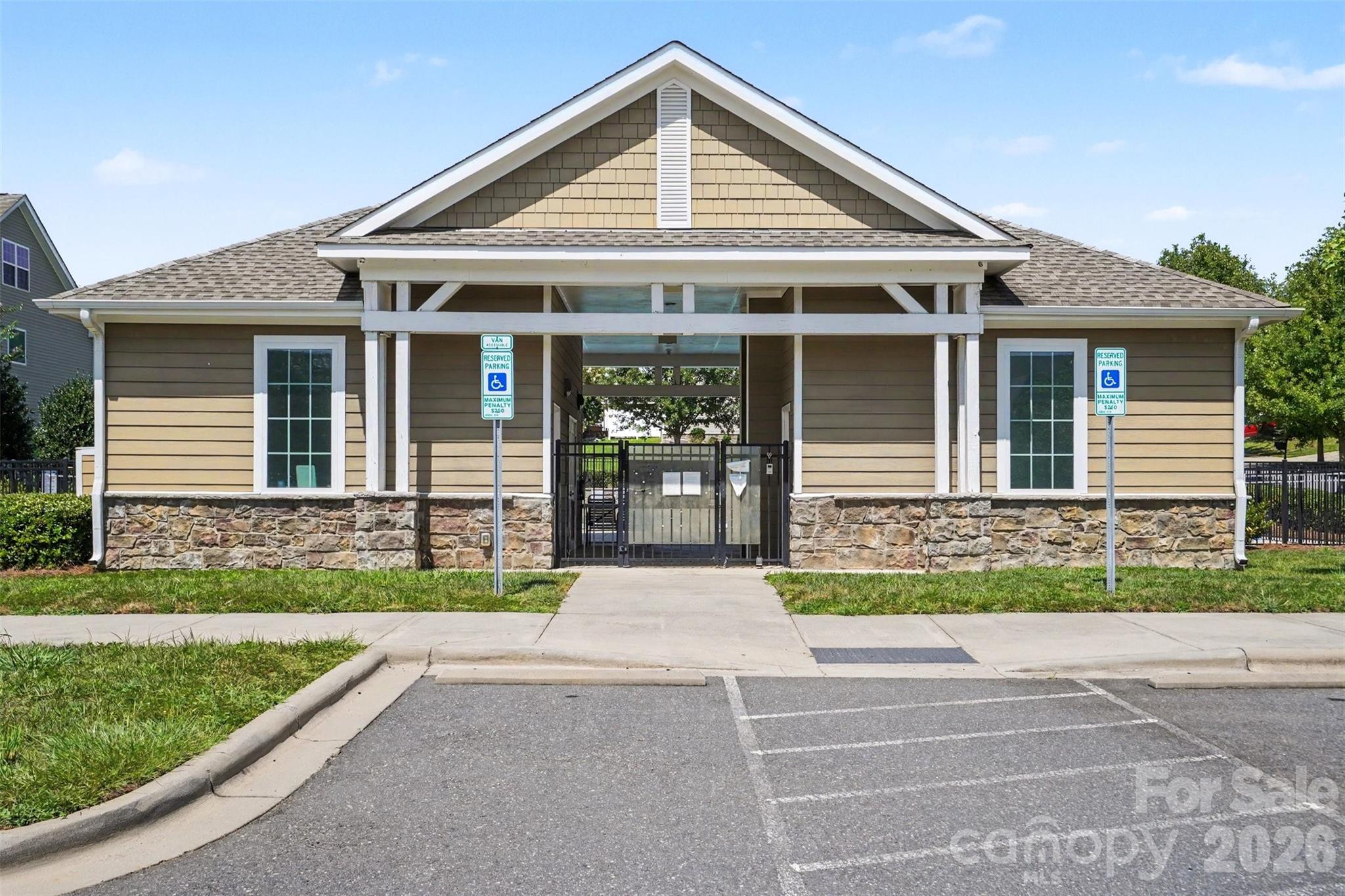 5810 Castlecove Road — Charlotte