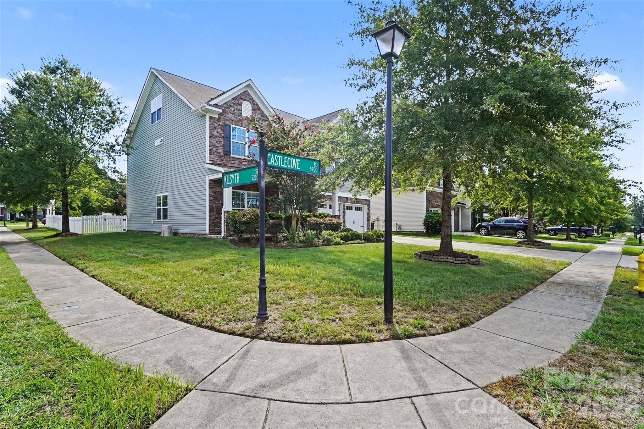 5810 Castlecove Road — Charlotte