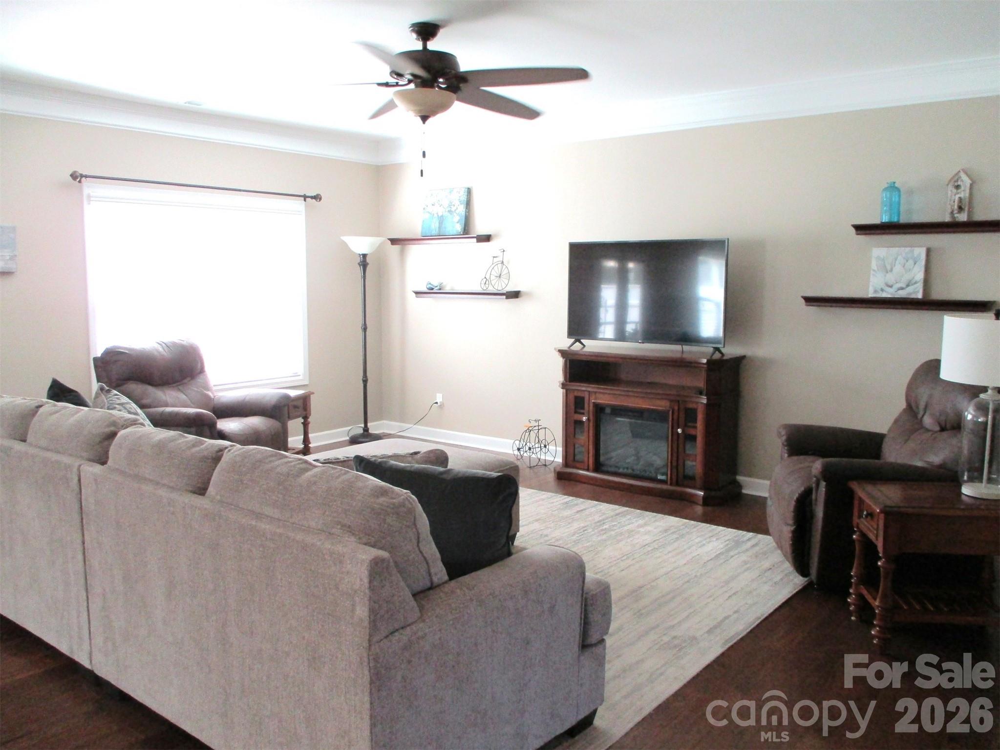 10234 Lakeshore Drive — Lancaster