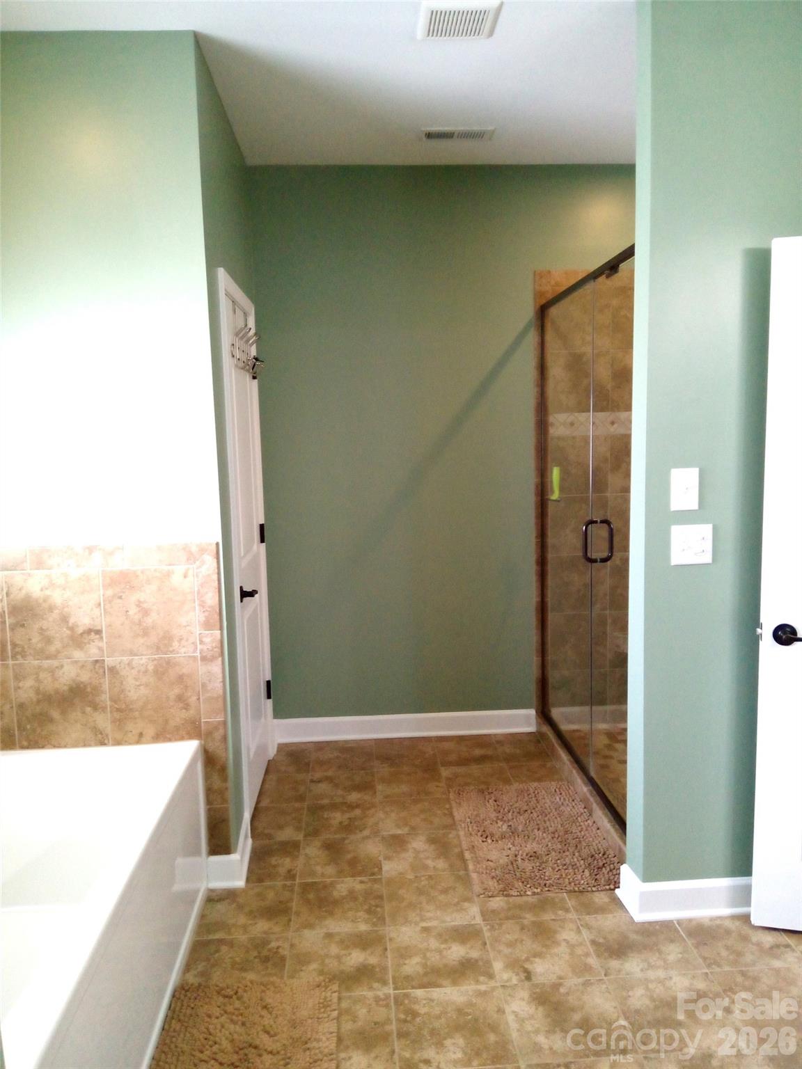 10234 Lakeshore Drive — Lancaster