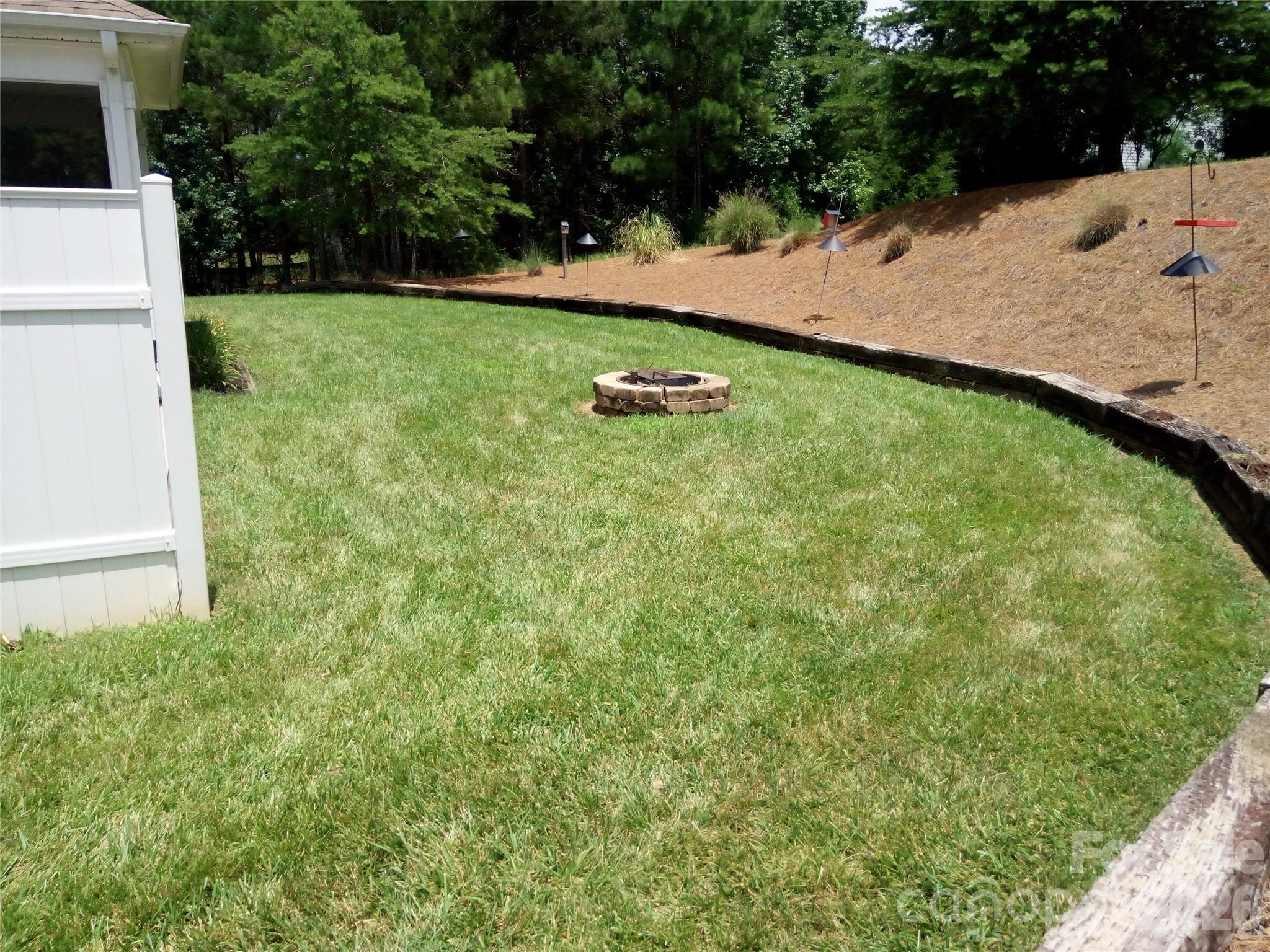 10234 Lakeshore Drive — Lancaster