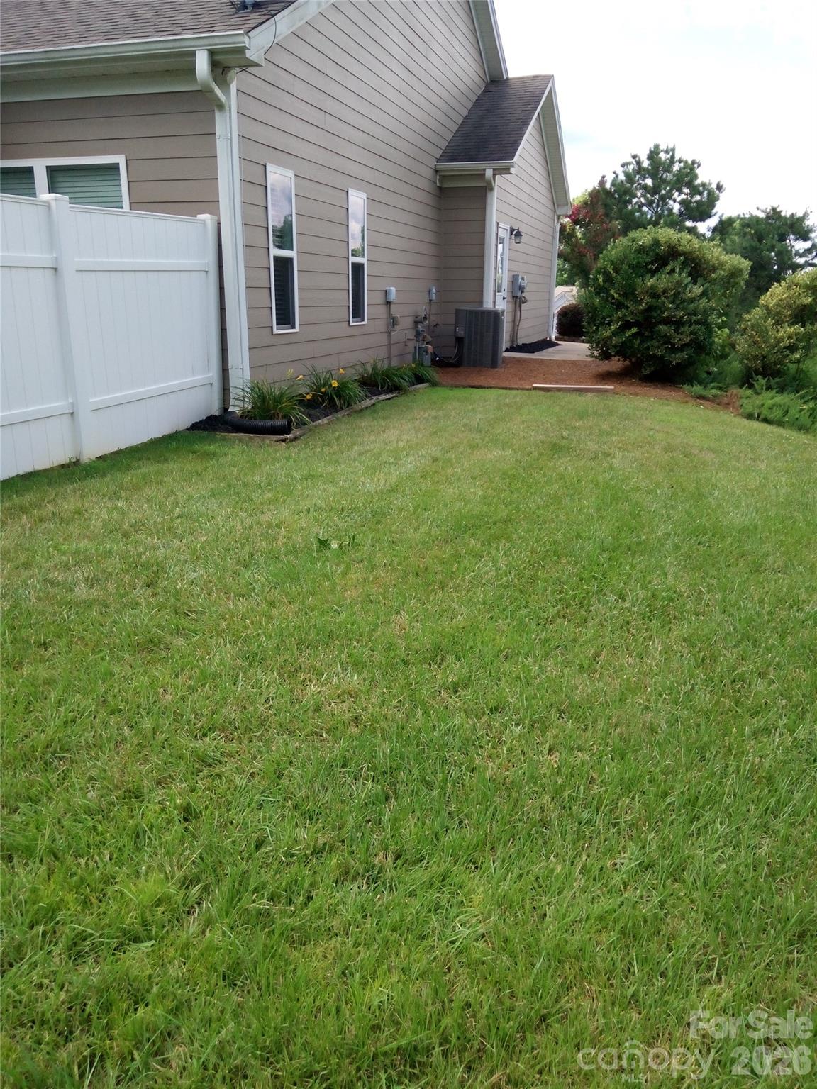 10234 Lakeshore Drive — Lancaster