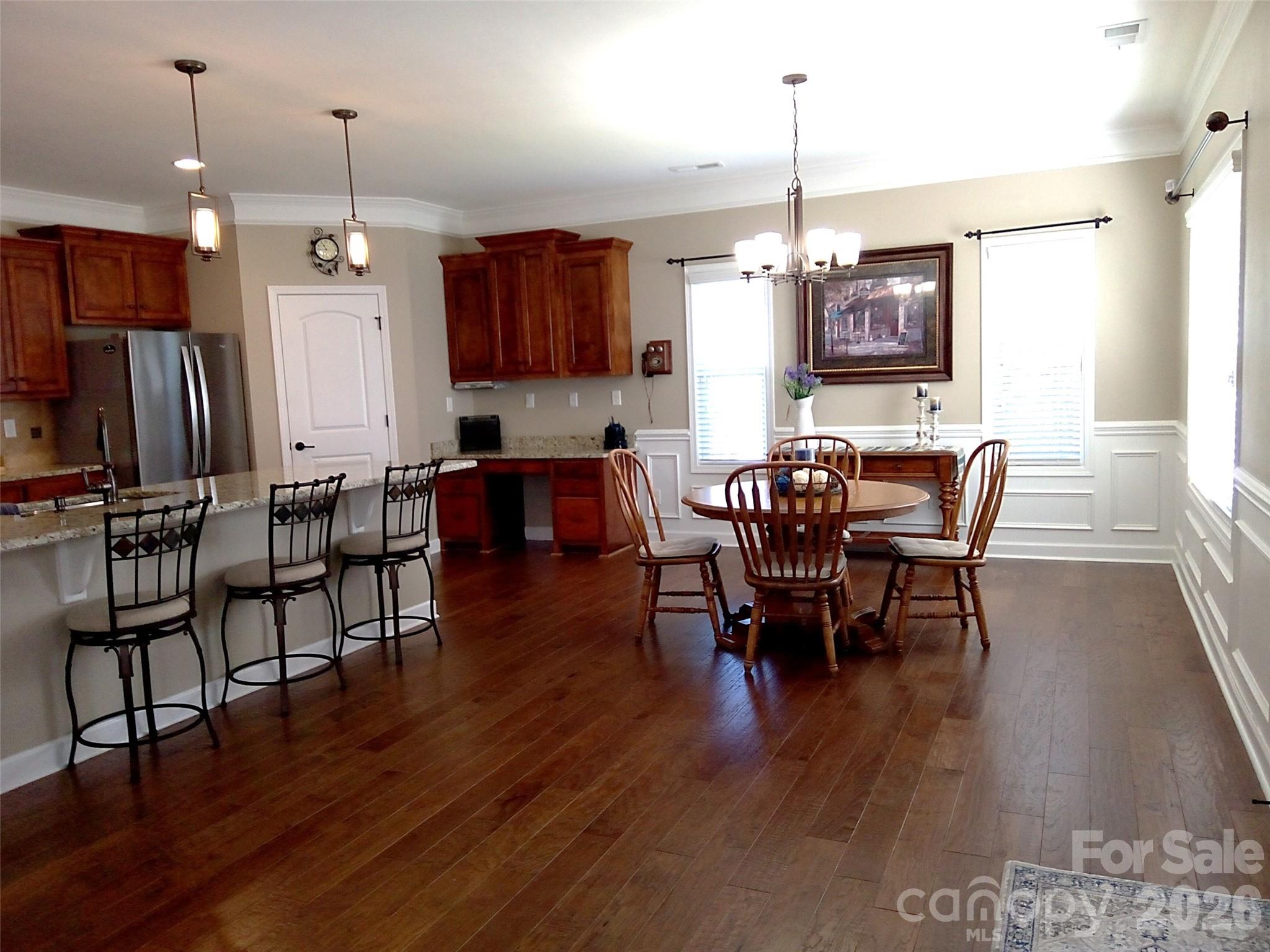 10234 Lakeshore Drive — Lancaster