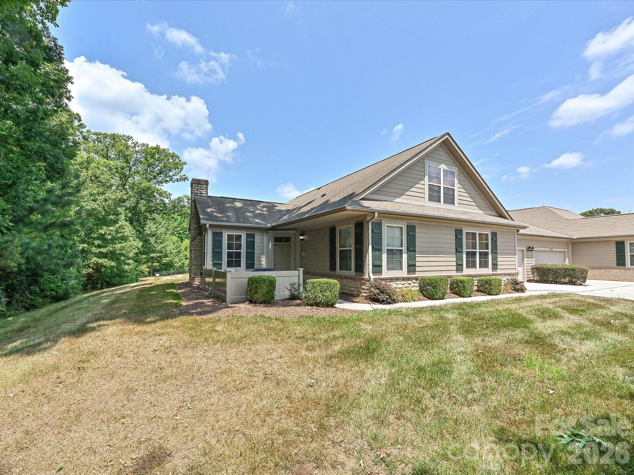 3520 S Bank Court — Matthews