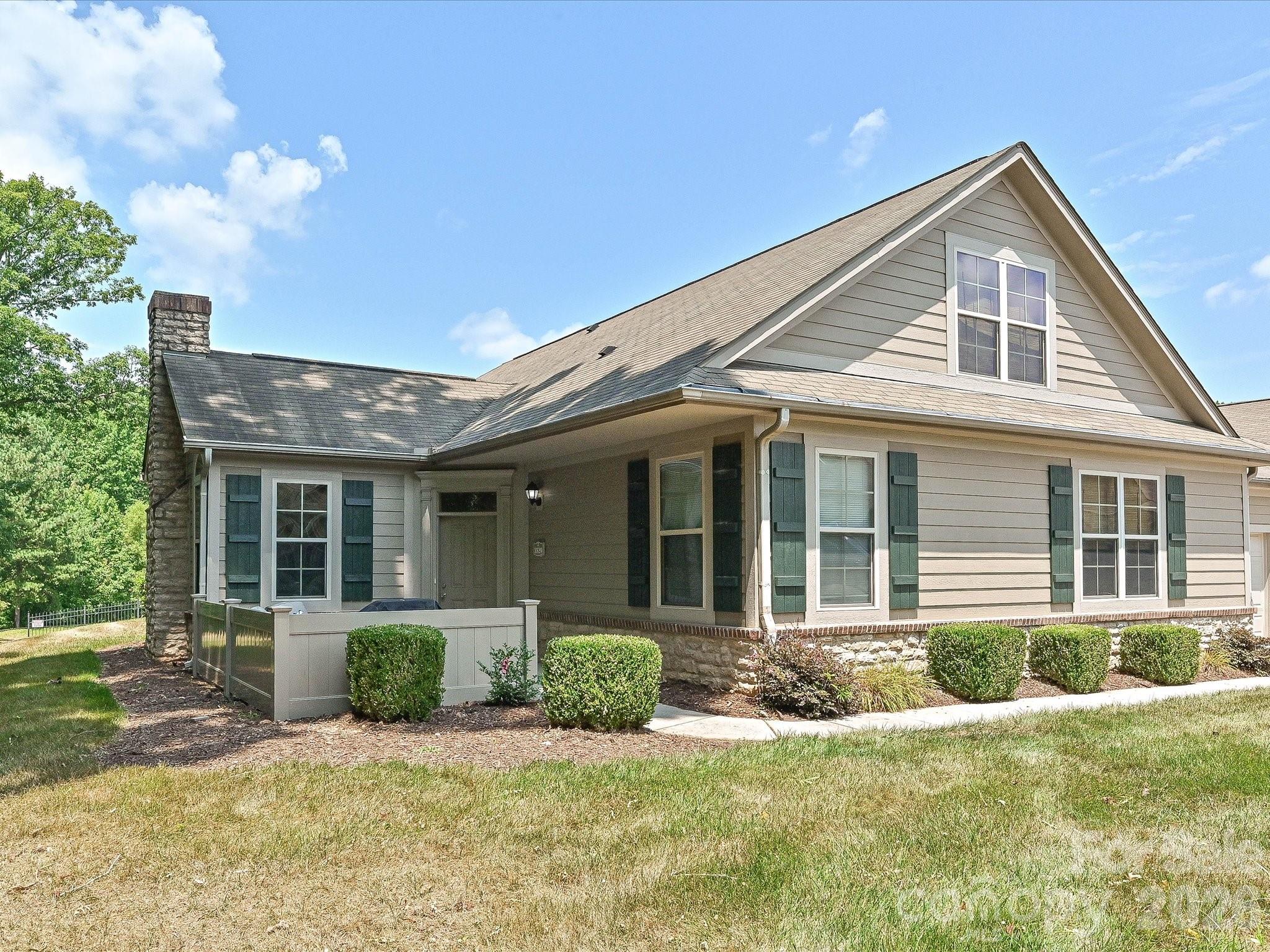 3520 S Bank Court — Matthews