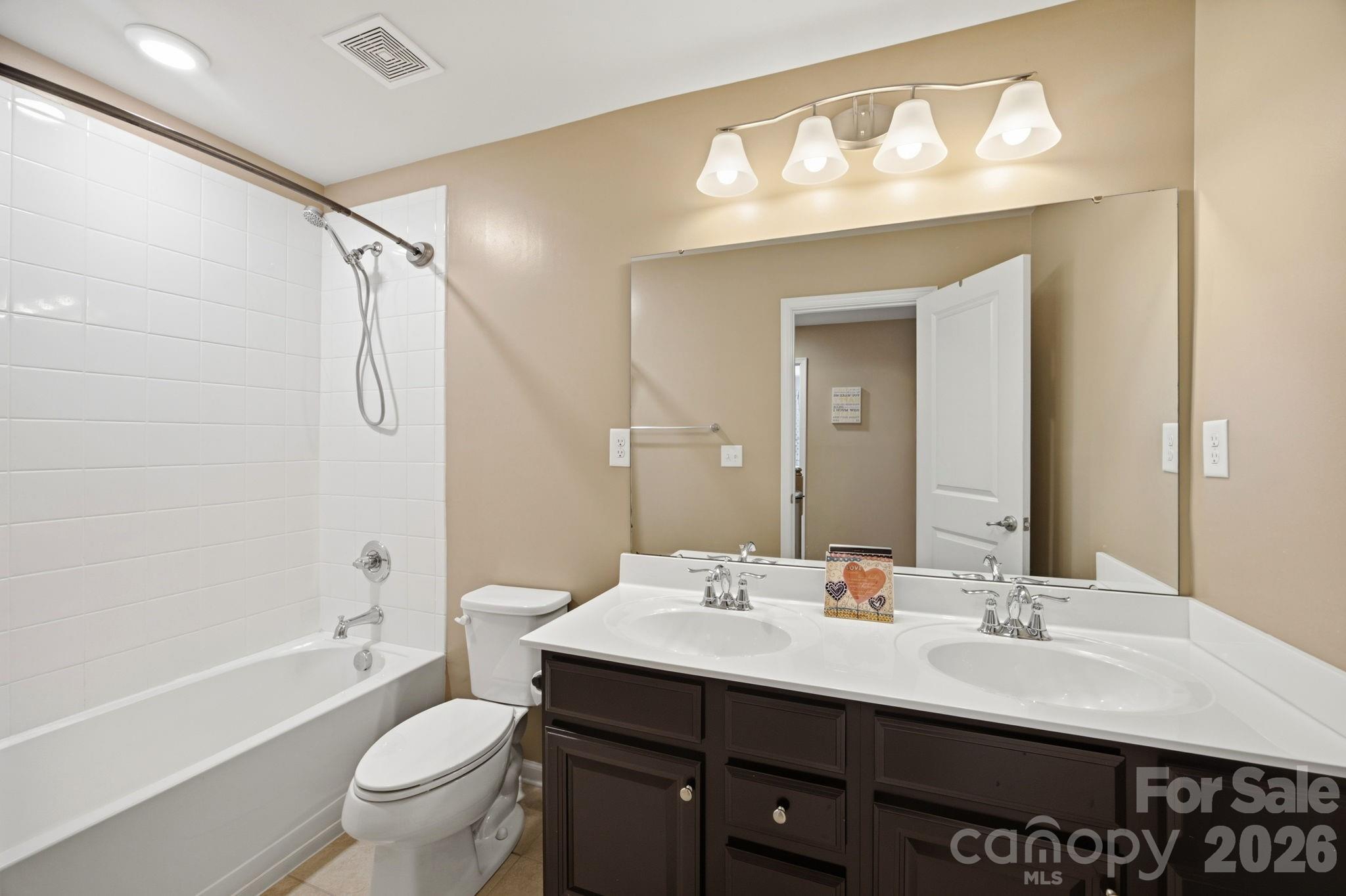 196 Welcombe Street — Mooresville
