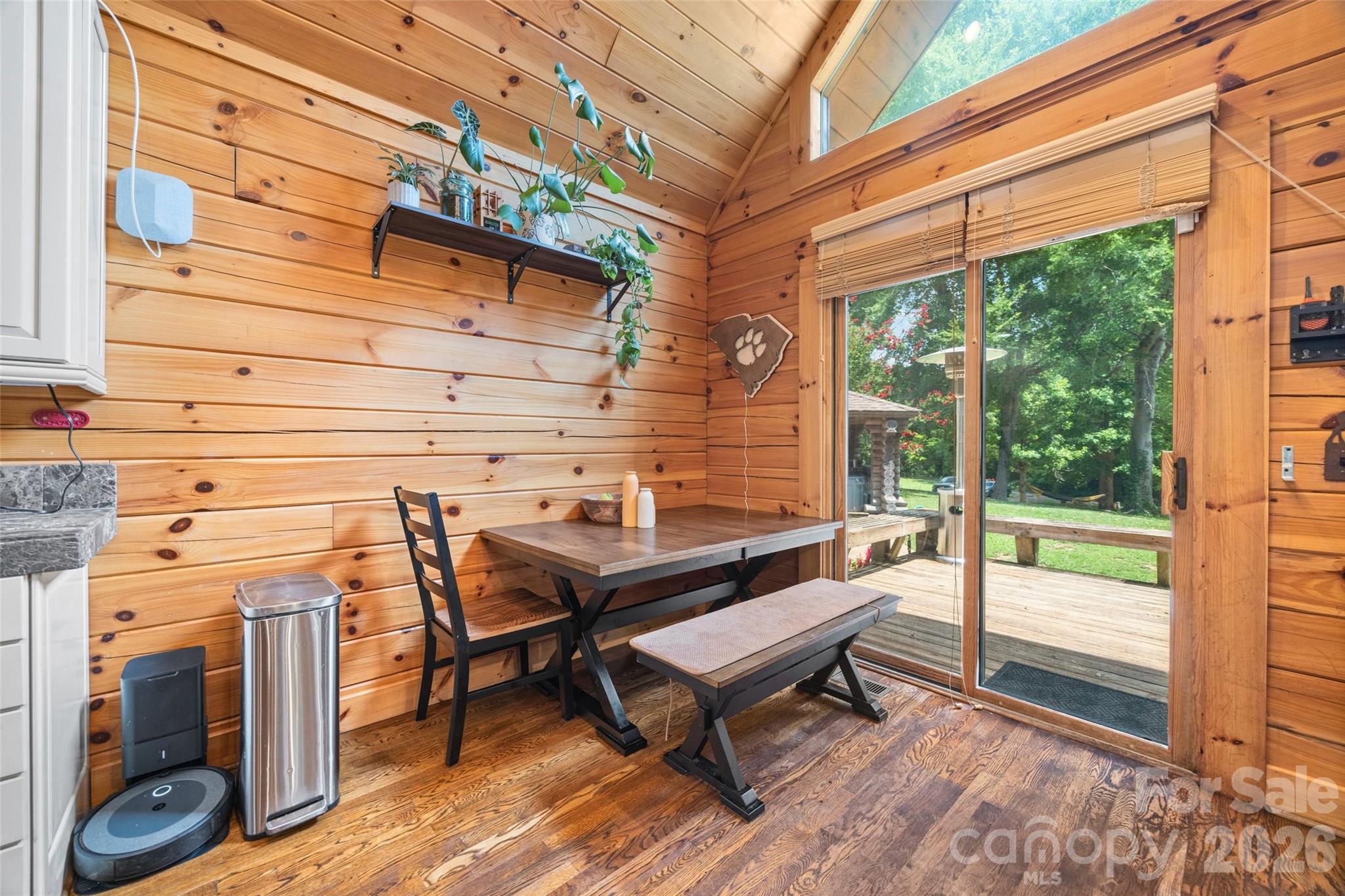 3448 Center Road — Chester
