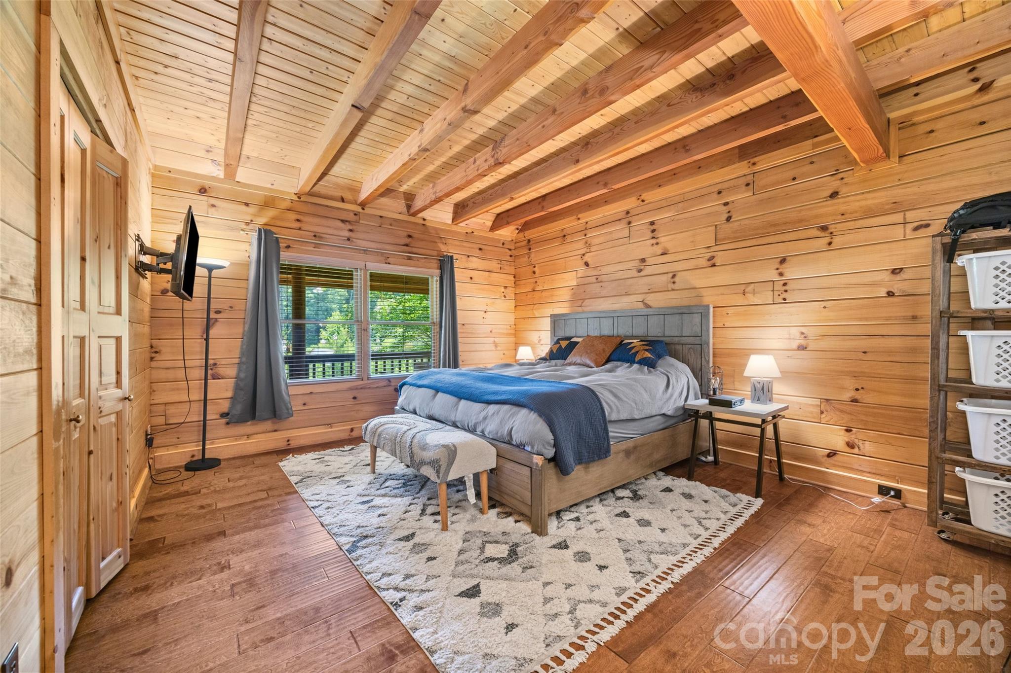 3448 Center Road — Chester
