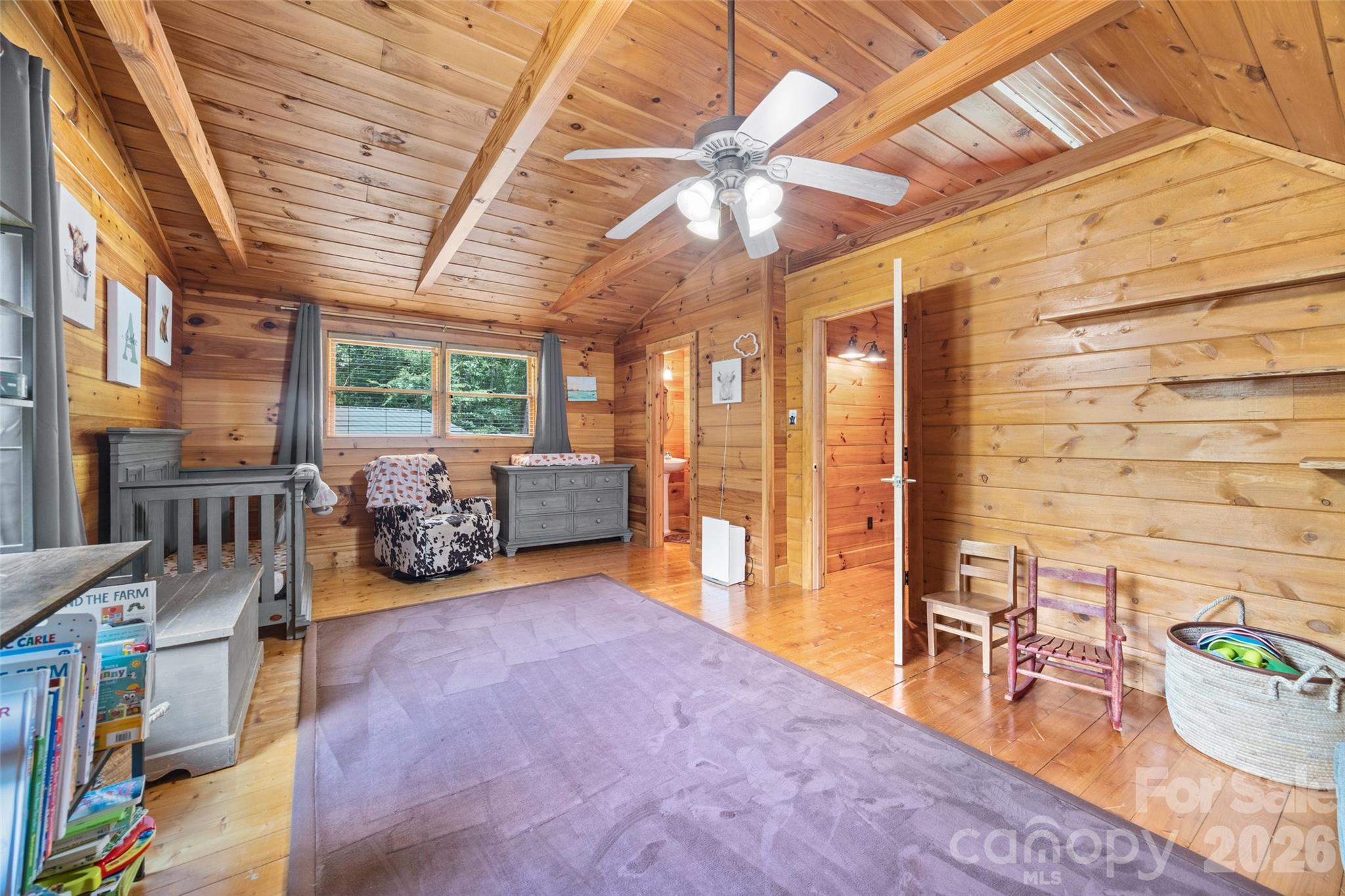 3448 Center Road — Chester