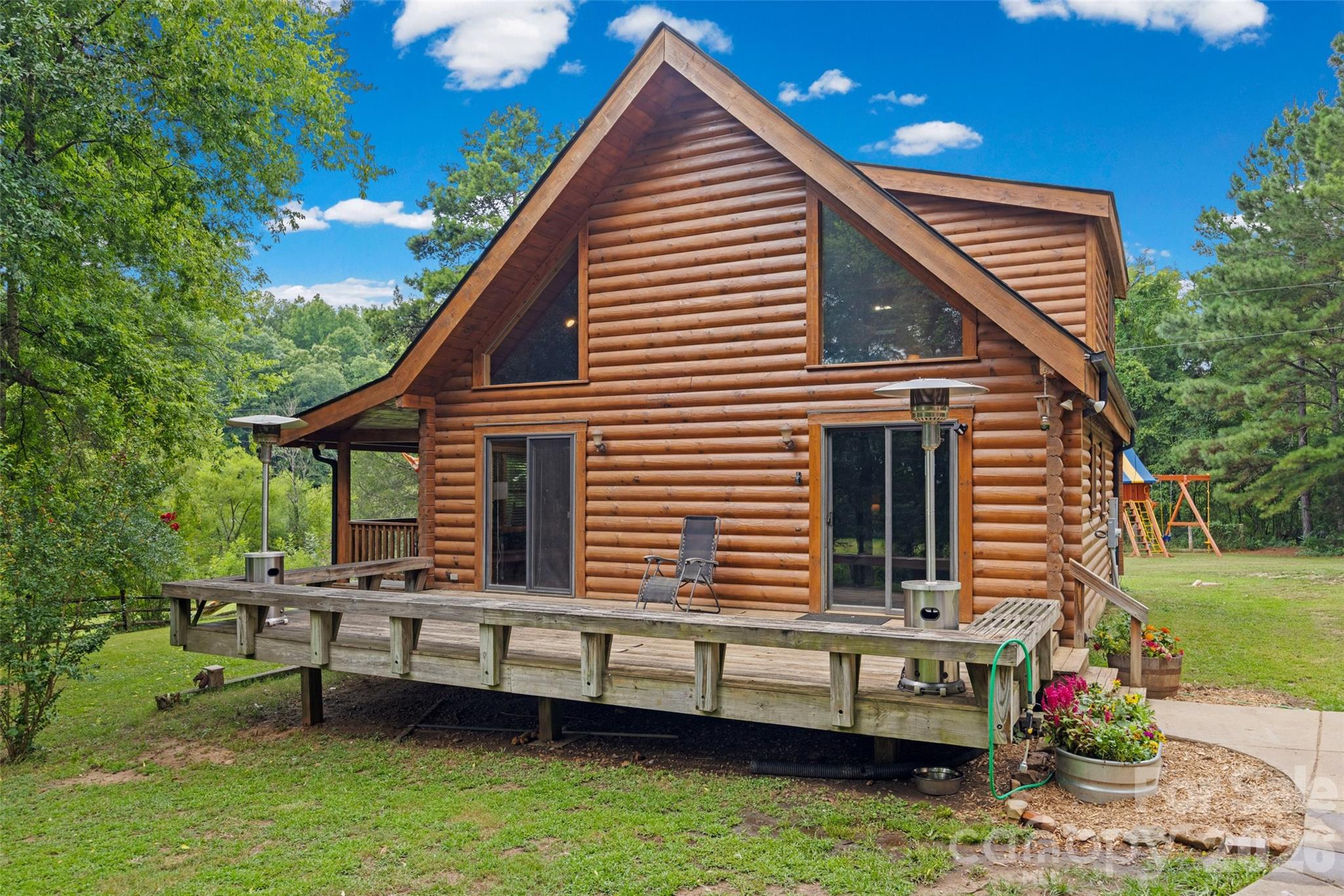 3448 Center Road — Chester