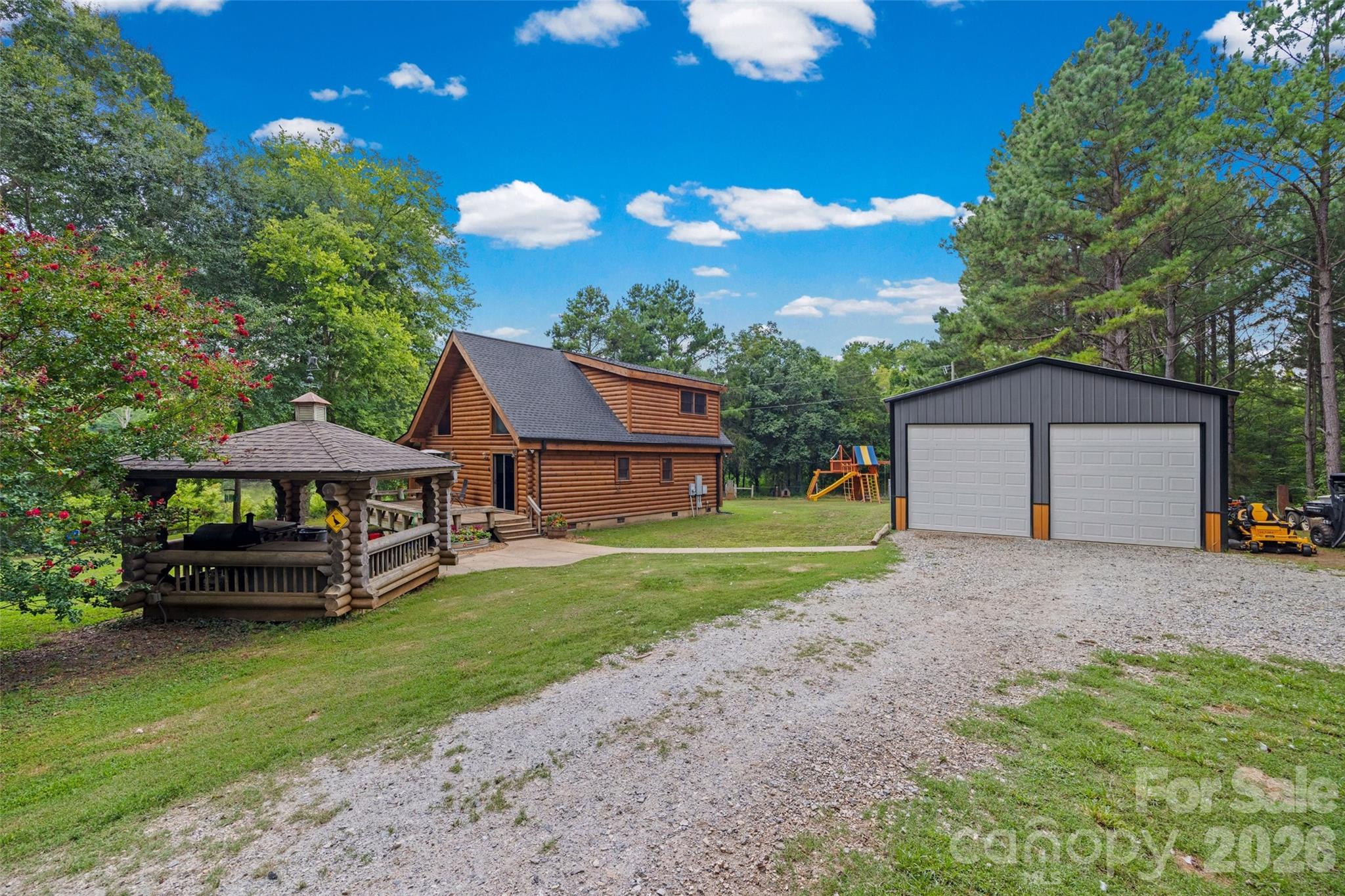 3448 Center Road — Chester