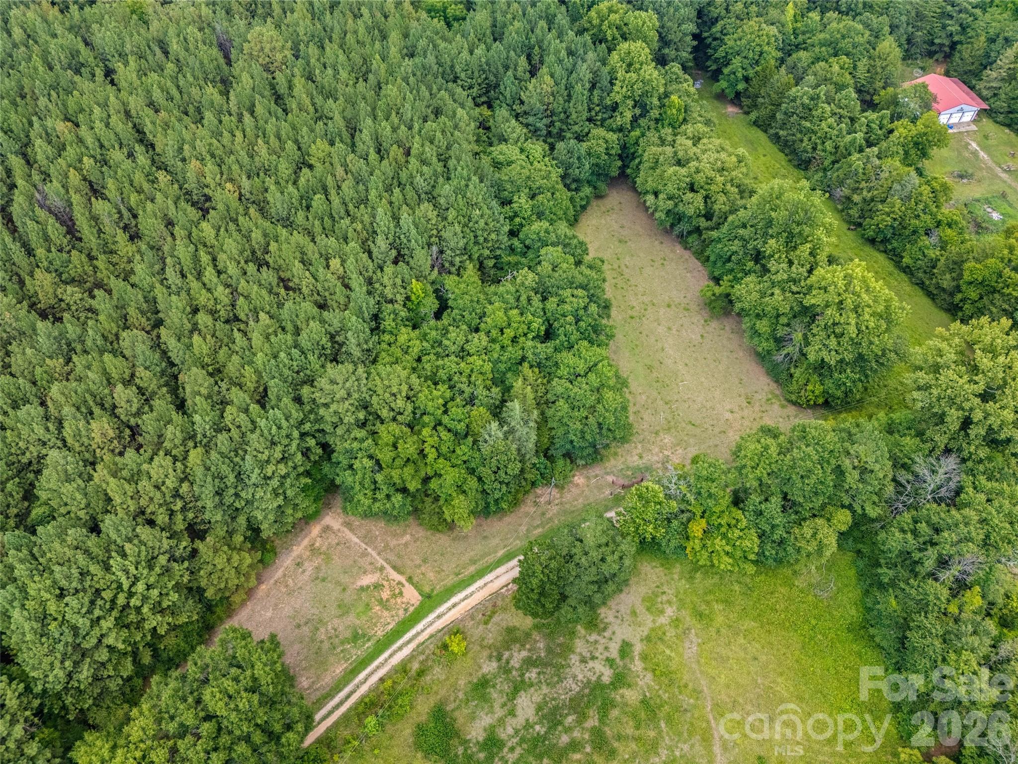 3448 Center Road — Chester