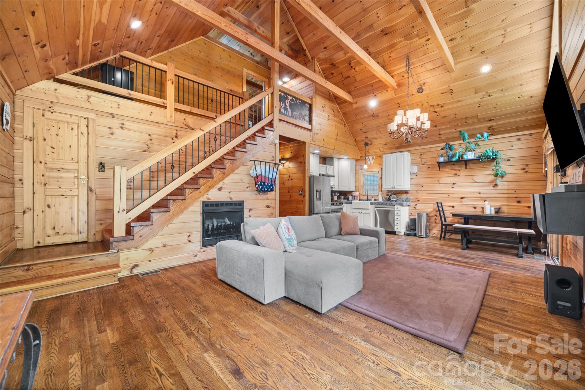 3448 Center Road — Chester