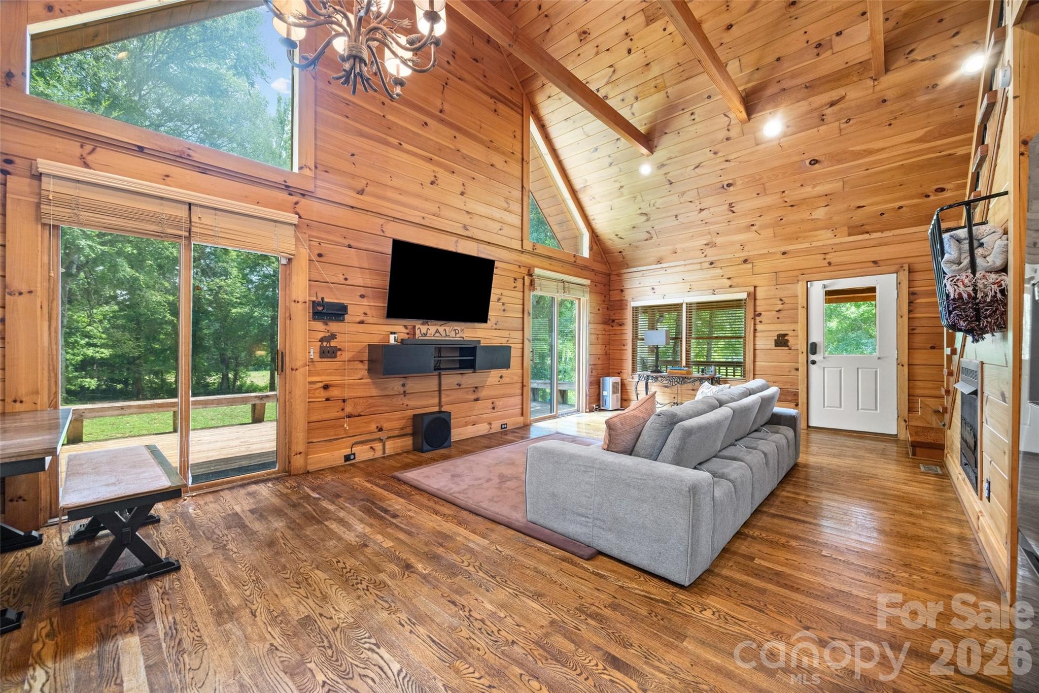 3448 Center Road — Chester