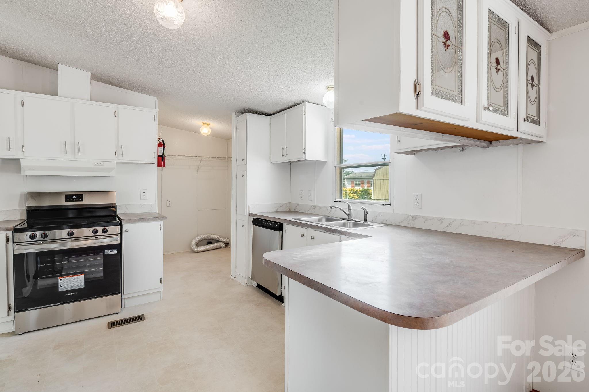 505 Crescent Way — Horse Shoe