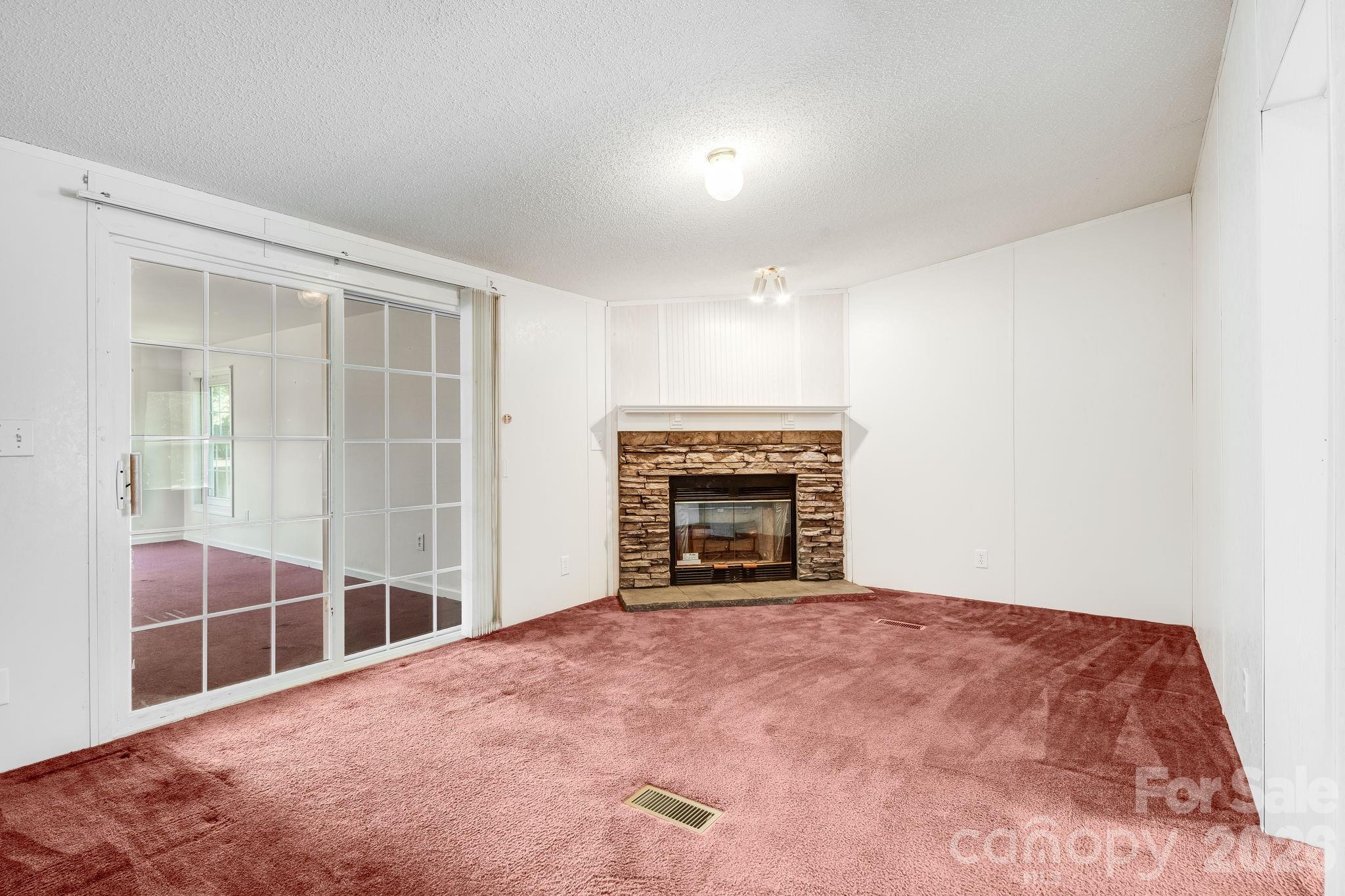 505 Crescent Way — Horse Shoe