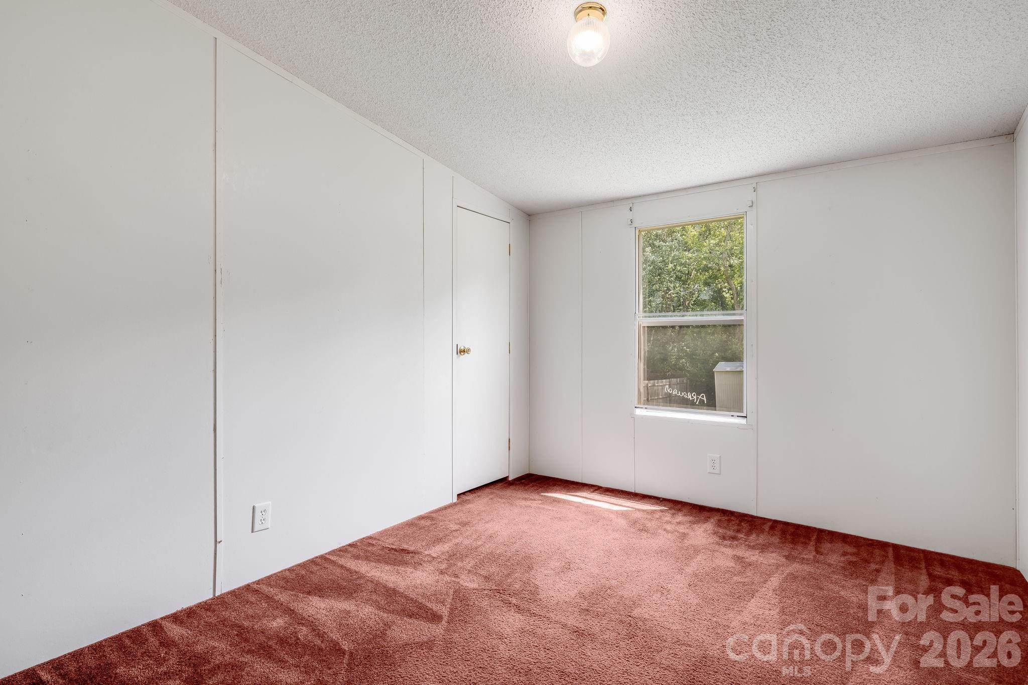 505 Crescent Way — Horse Shoe