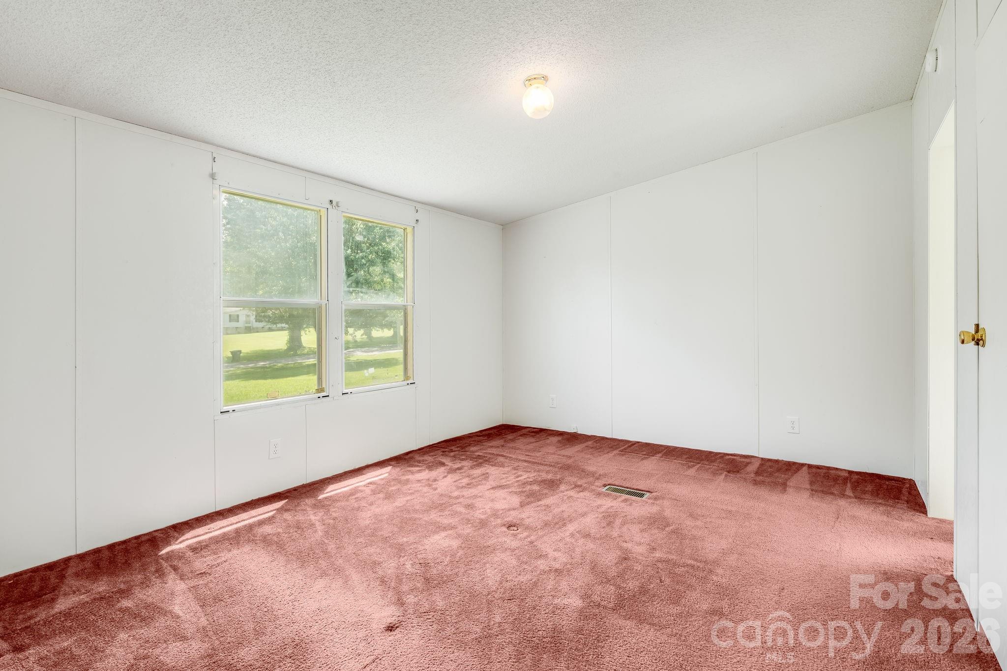 505 Crescent Way — Horse Shoe