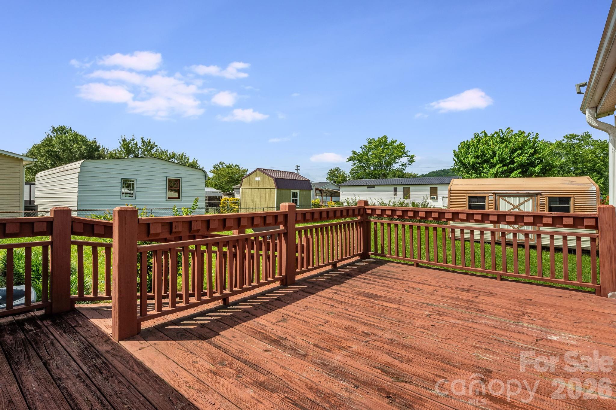 505 Crescent Way — Horse Shoe