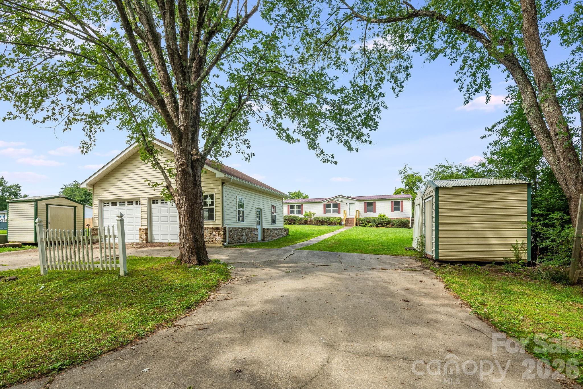 505 Crescent Way — Horse Shoe