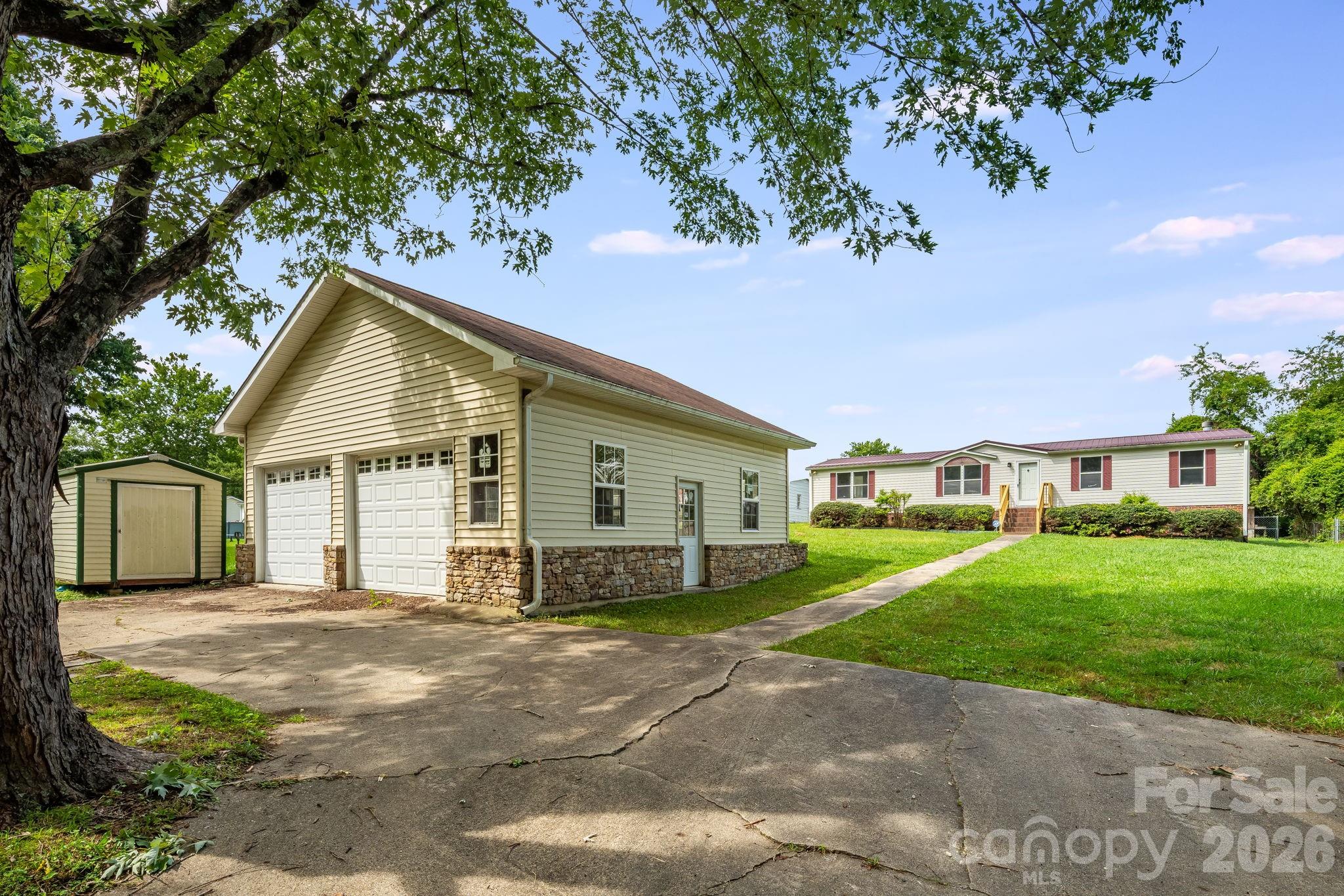 505 Crescent Way — Horse Shoe