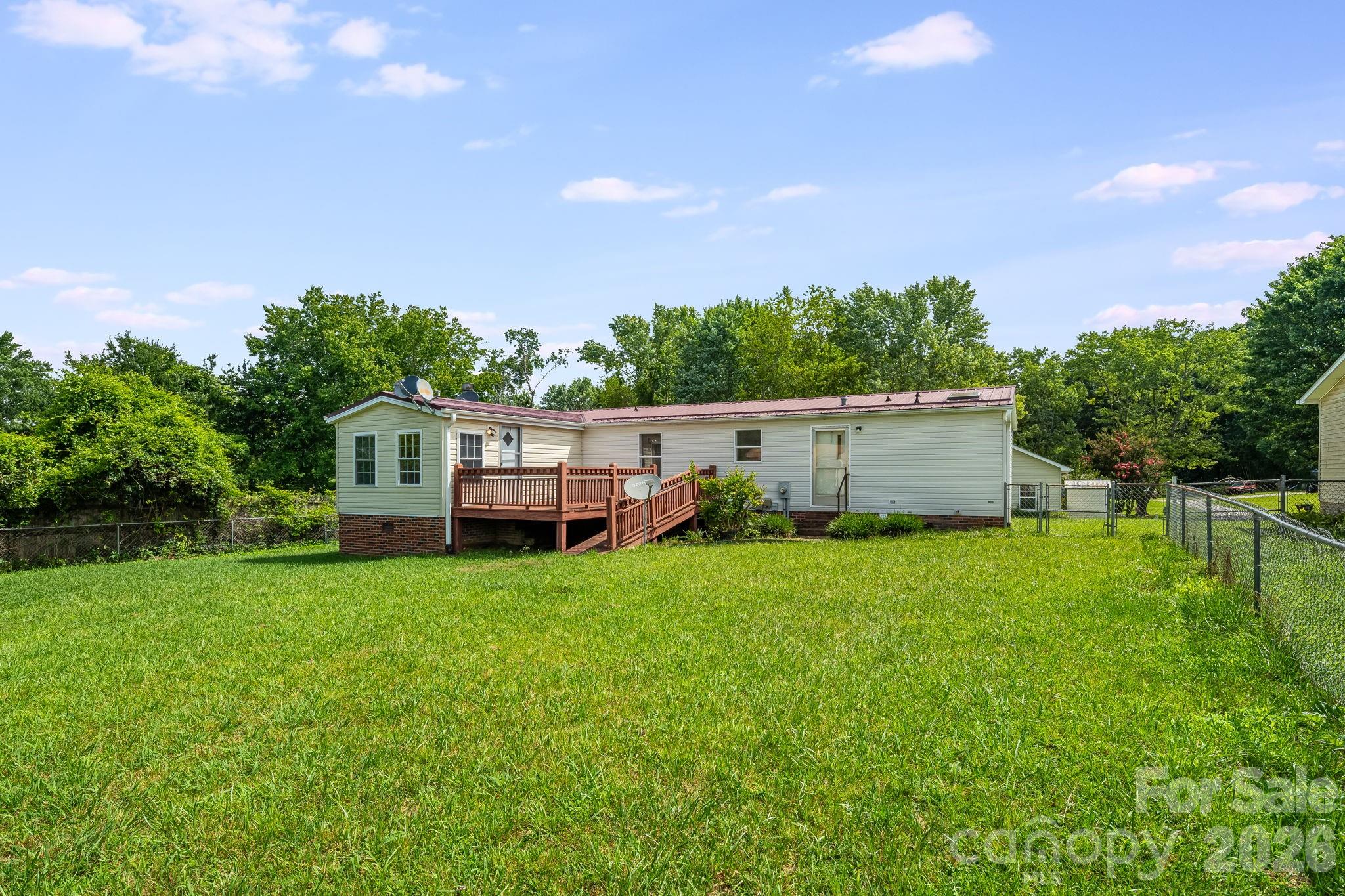 505 Crescent Way — Horse Shoe