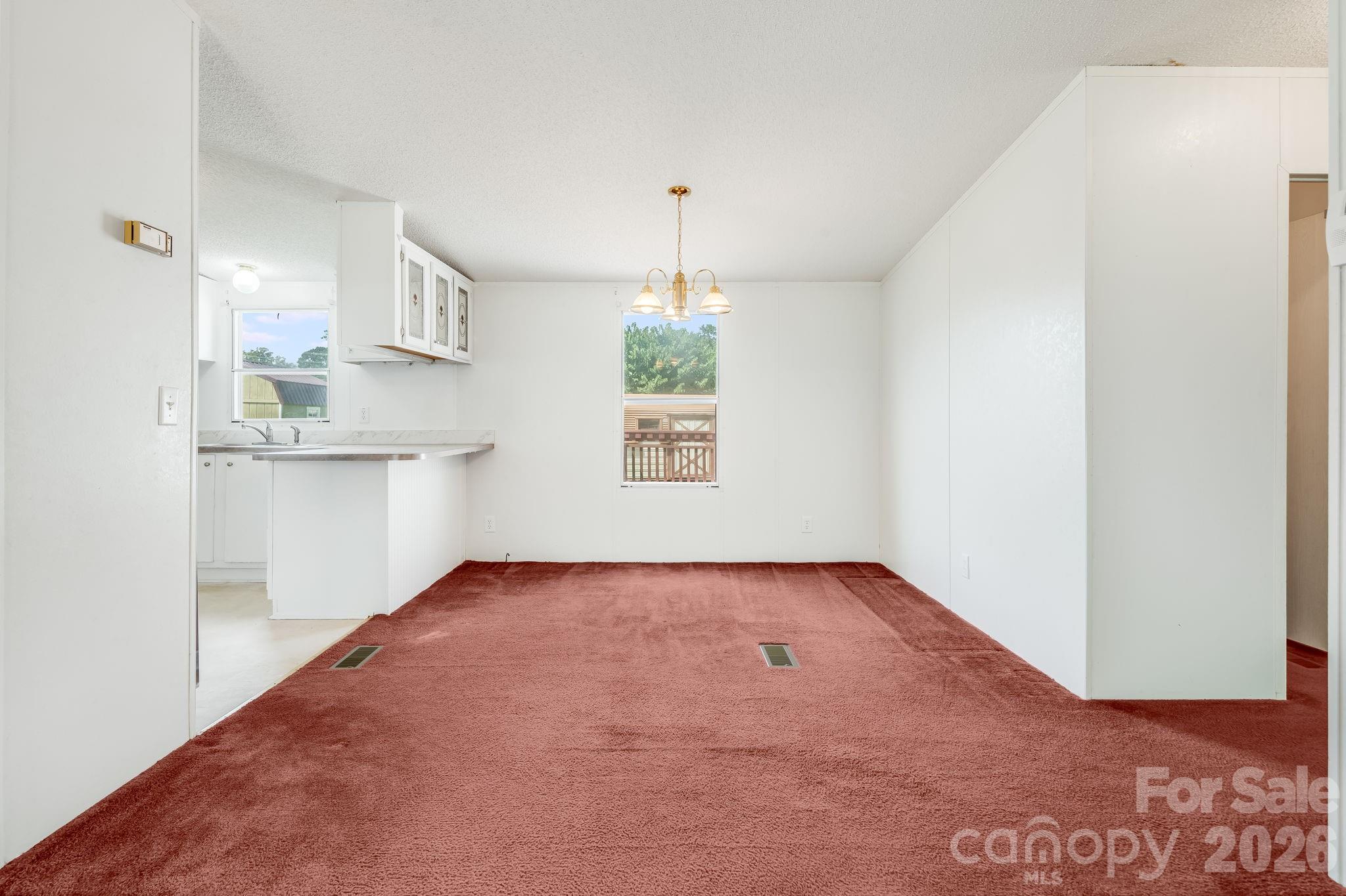 505 Crescent Way — Horse Shoe