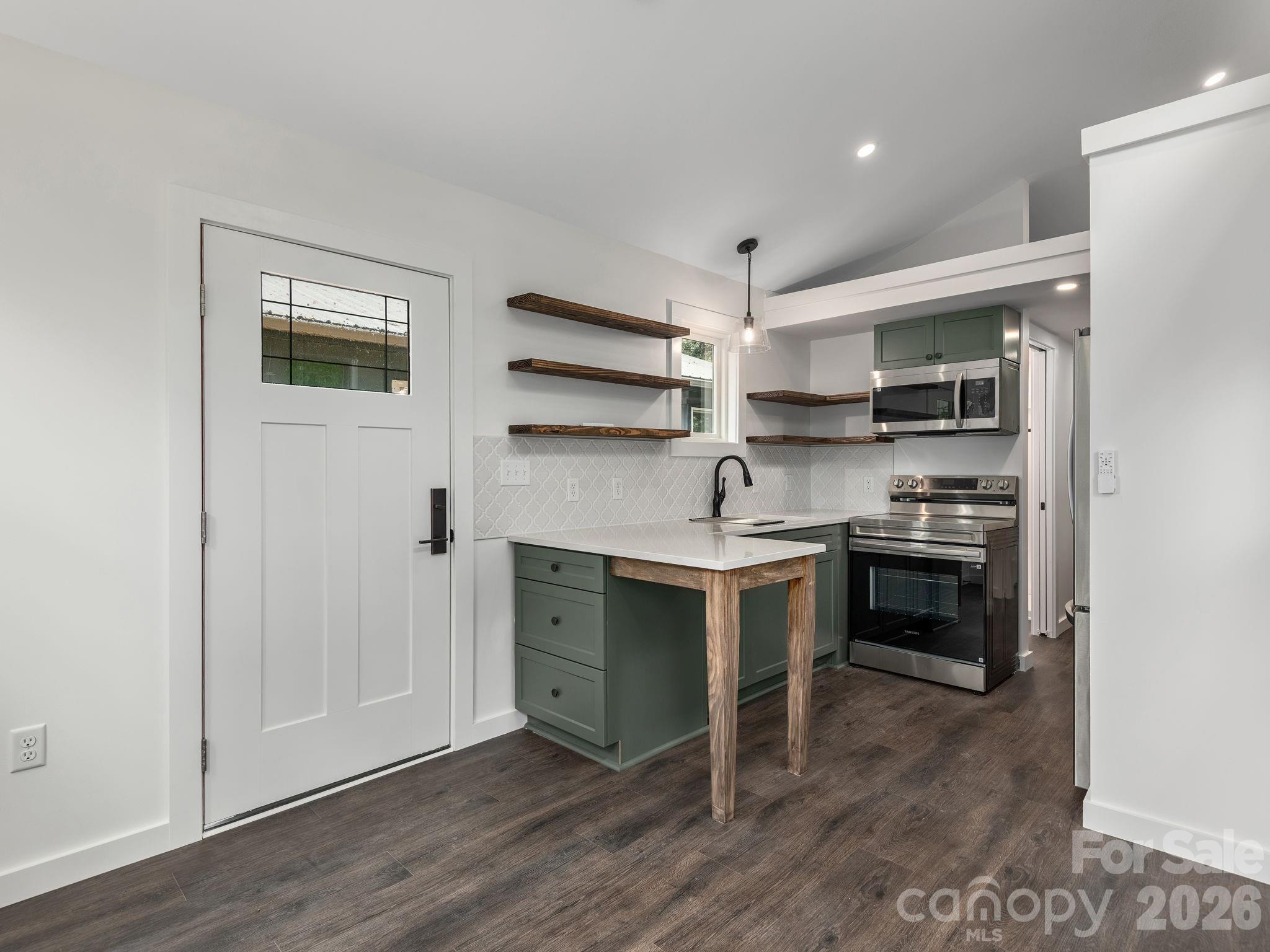 30 Pine Road — Asheville