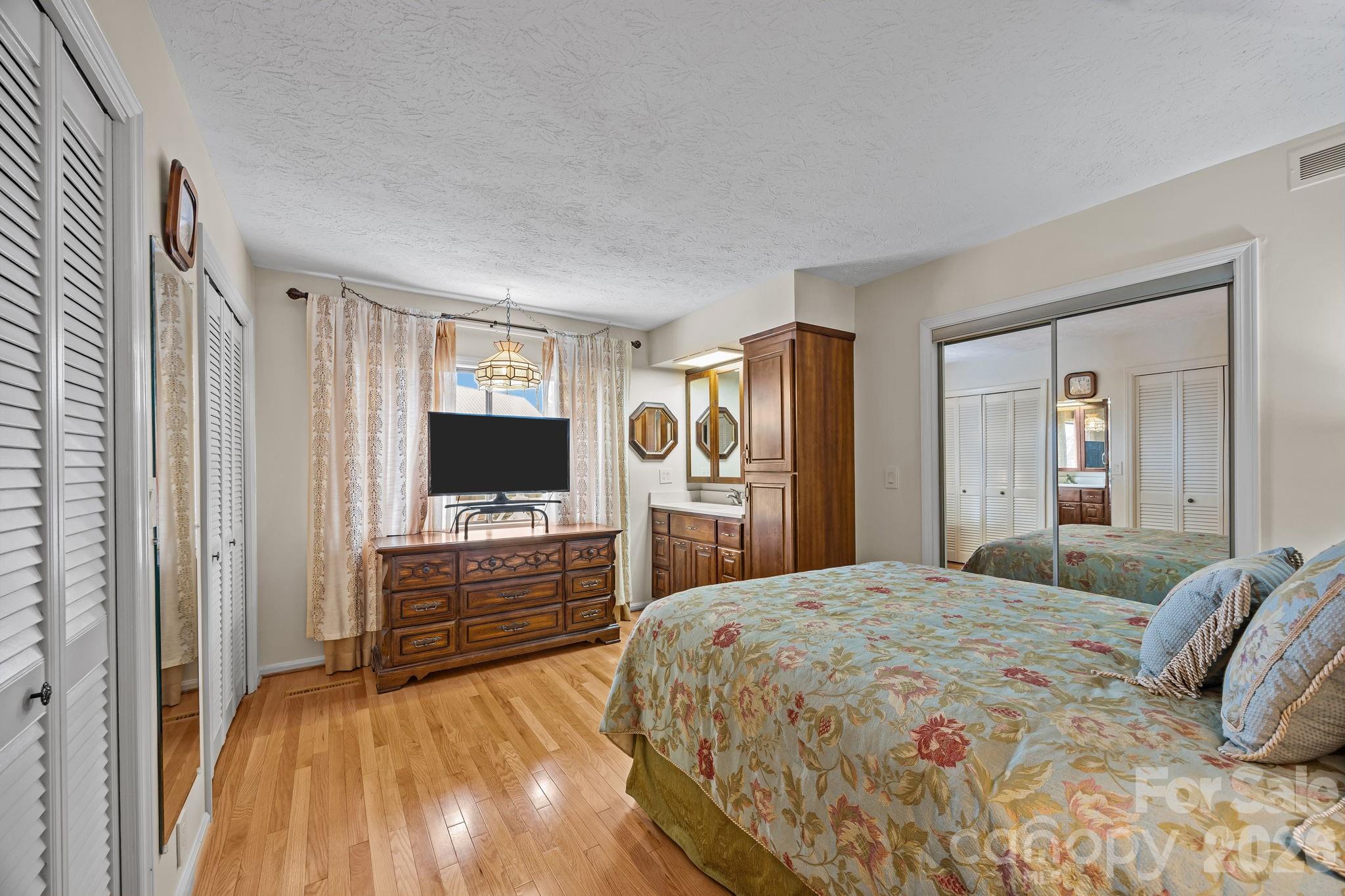 6777 Pinnacle Mountain Road — Zirconia