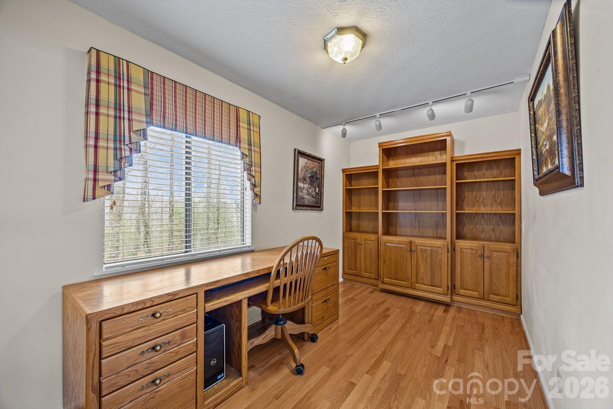 6777 Pinnacle Mountain Road — Zirconia