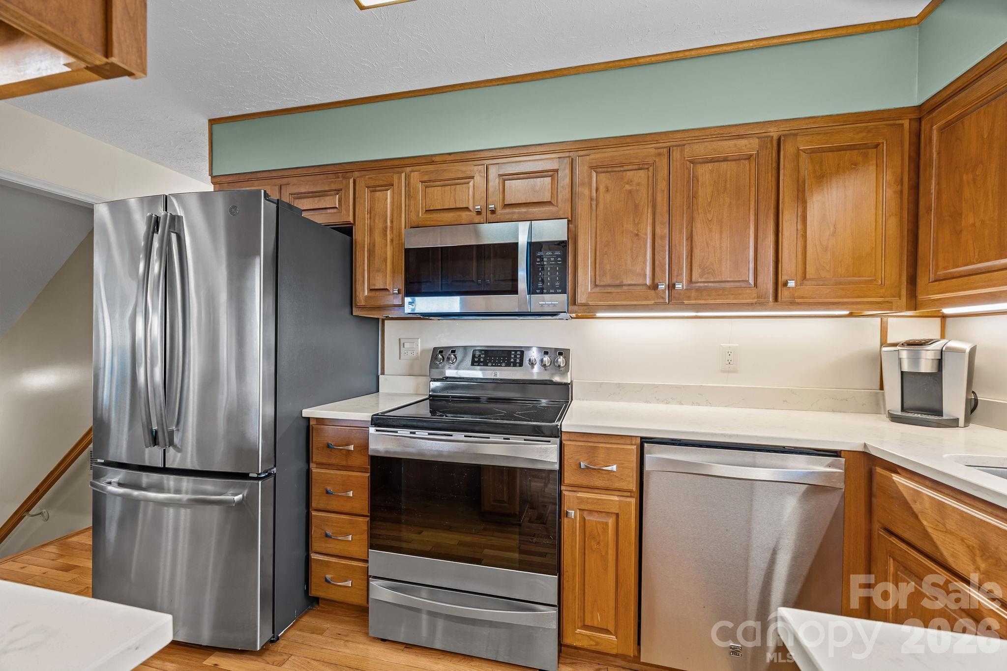 6777 Pinnacle Mountain Road — Zirconia
