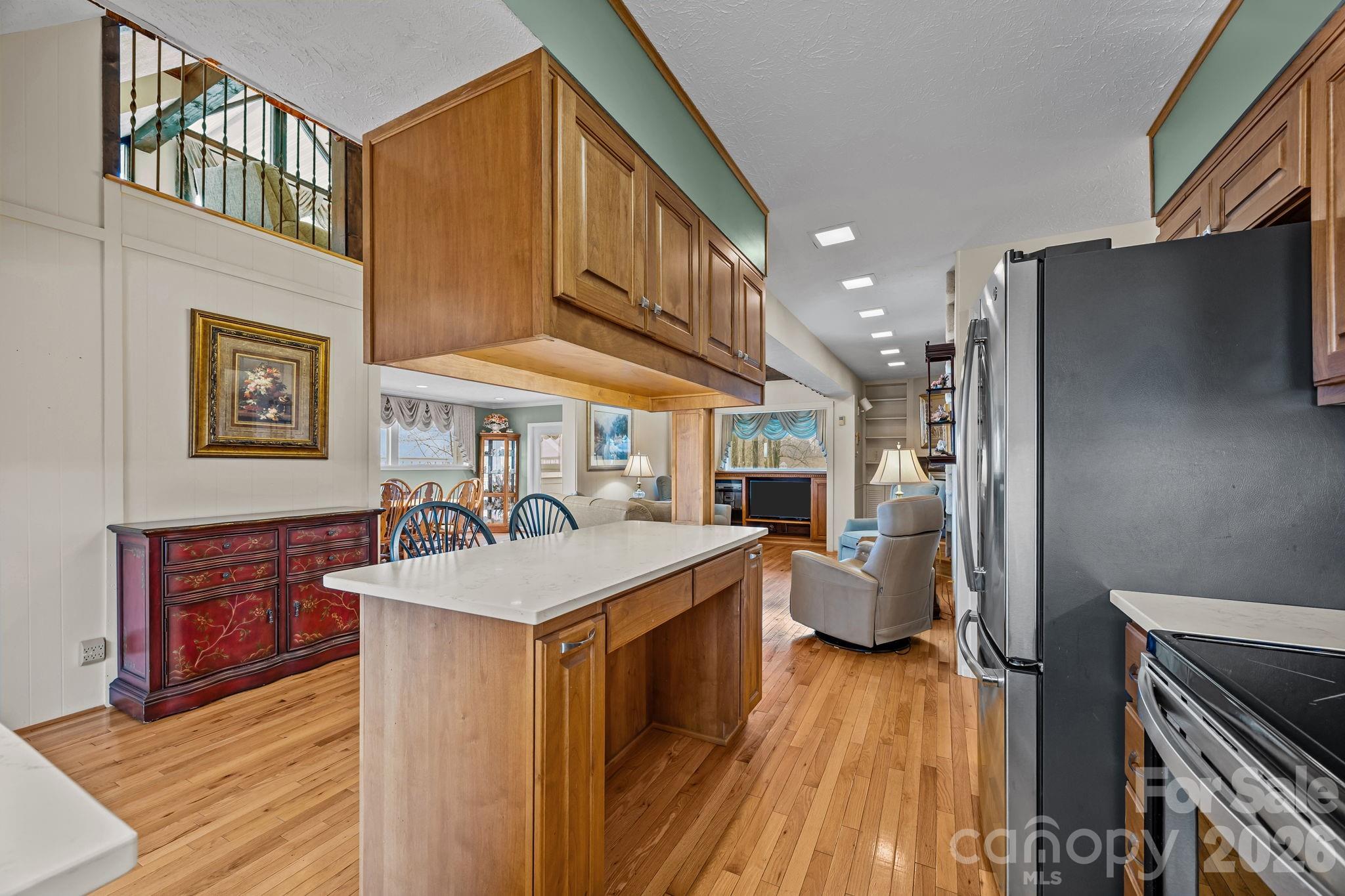 6777 Pinnacle Mountain Road — Zirconia