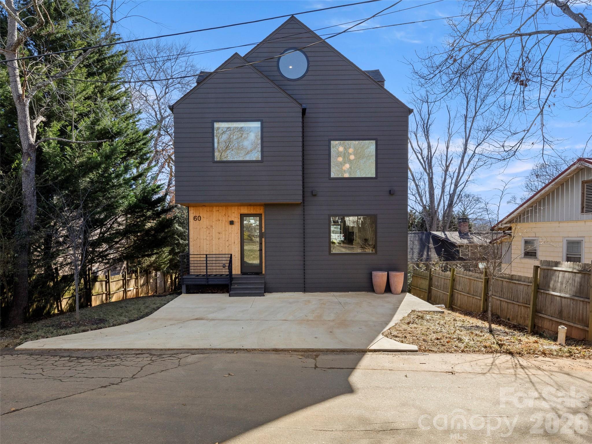 60 Harvard Place — Asheville