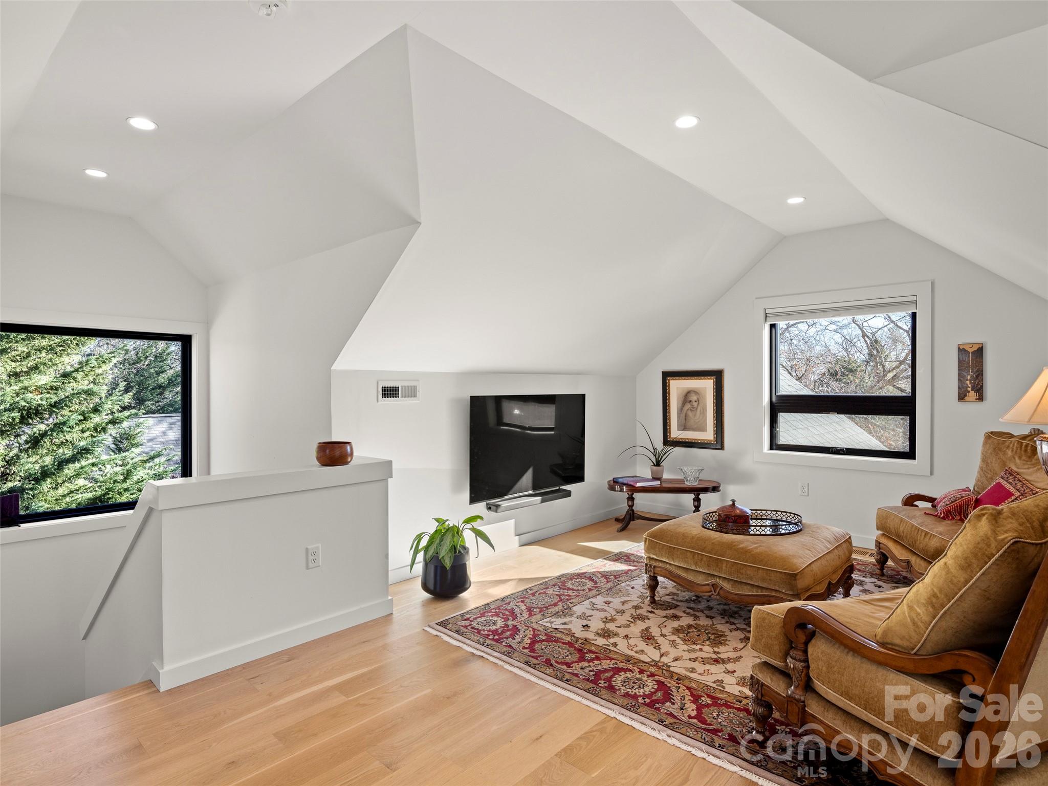60 Harvard Place — Asheville
