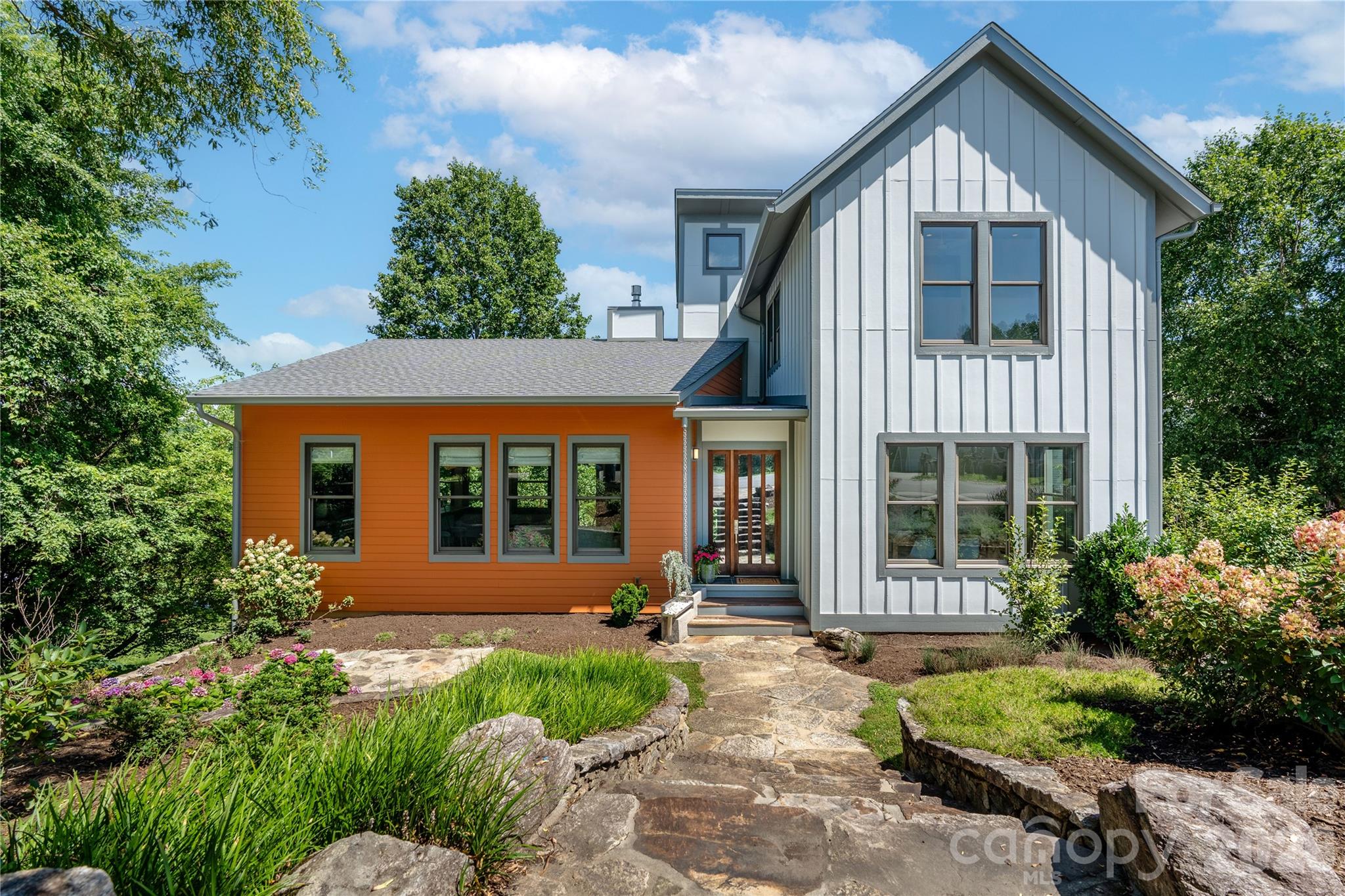 31 Grey River Run — Woodfin