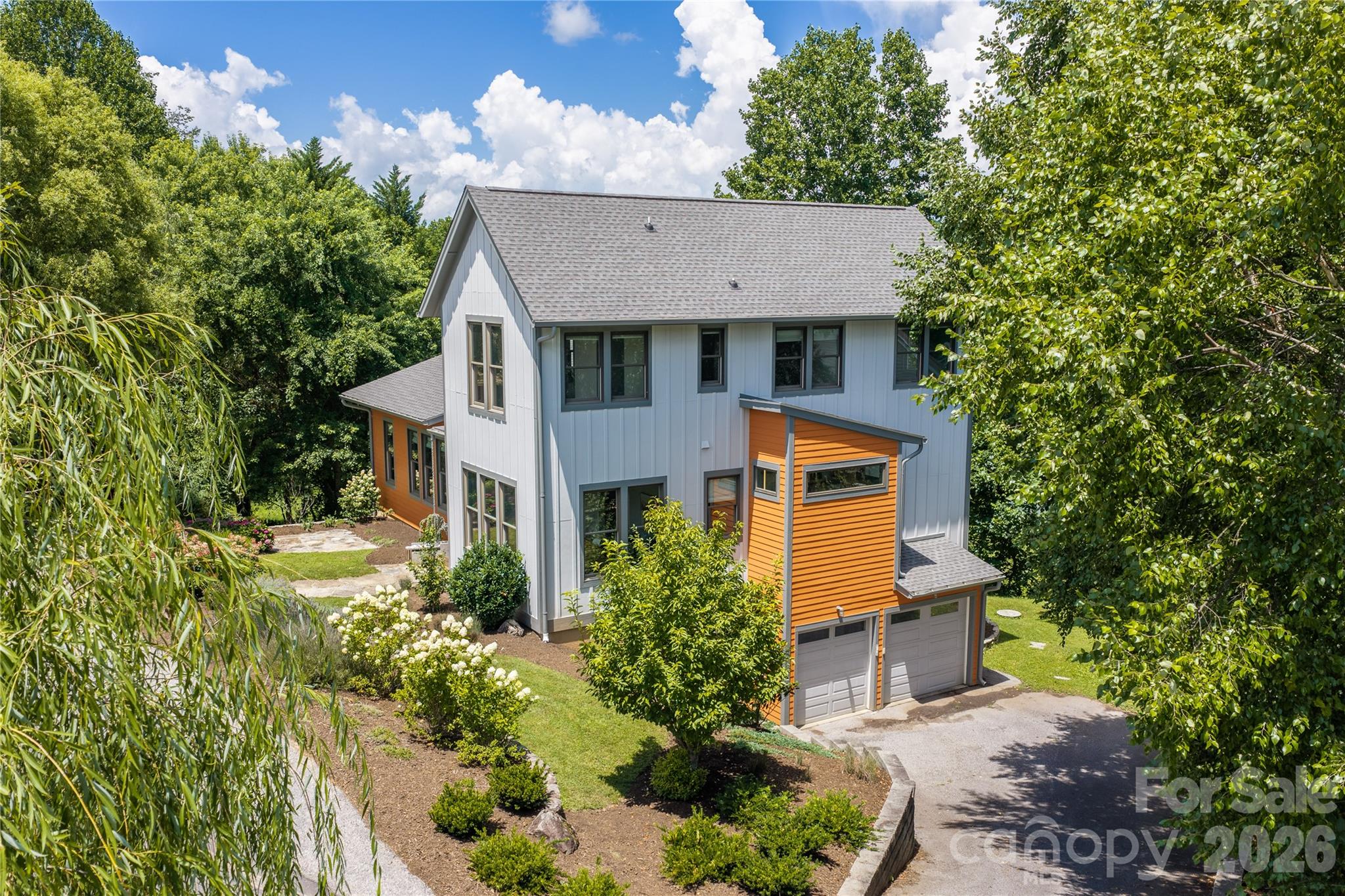 31 Grey River Run — Woodfin