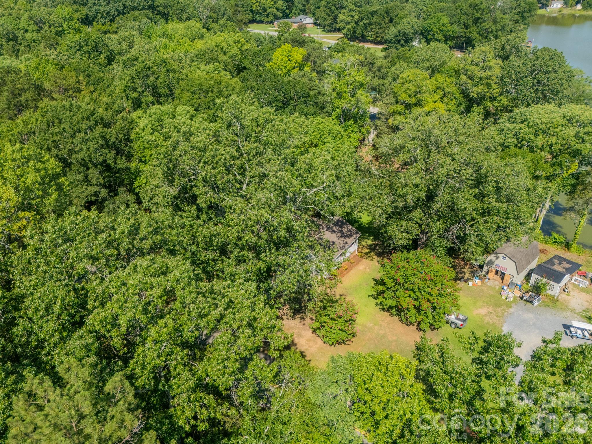 1077 E Shore Drive — Lancaster