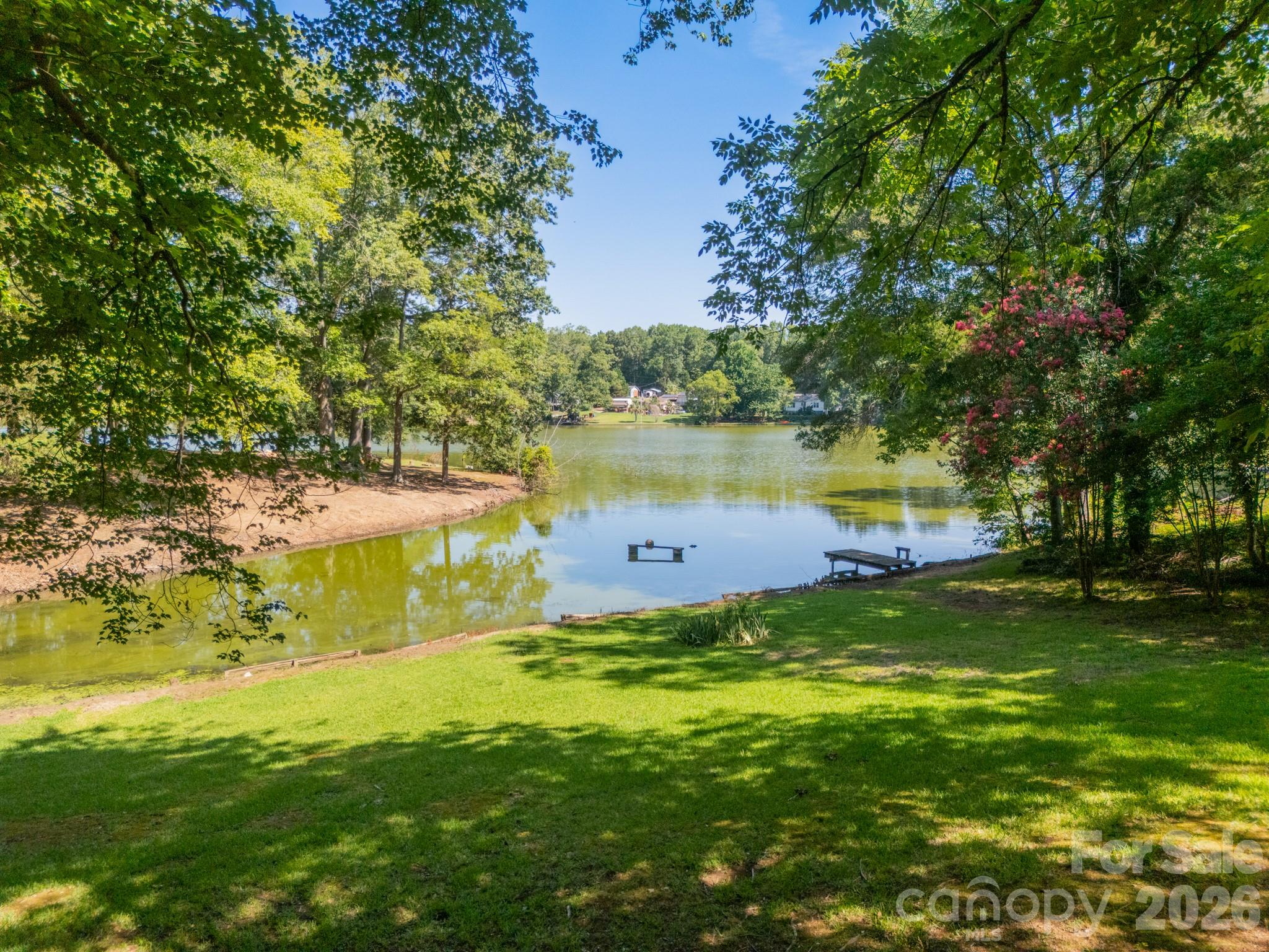 1077 E Shore Drive — Lancaster
