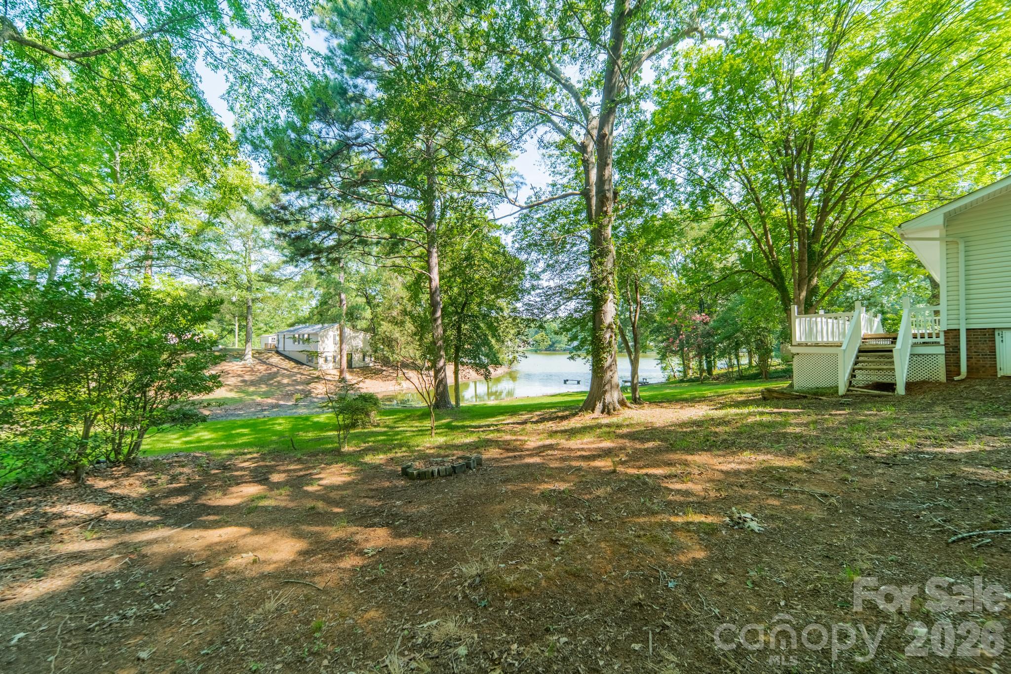 1077 E Shore Drive — Lancaster