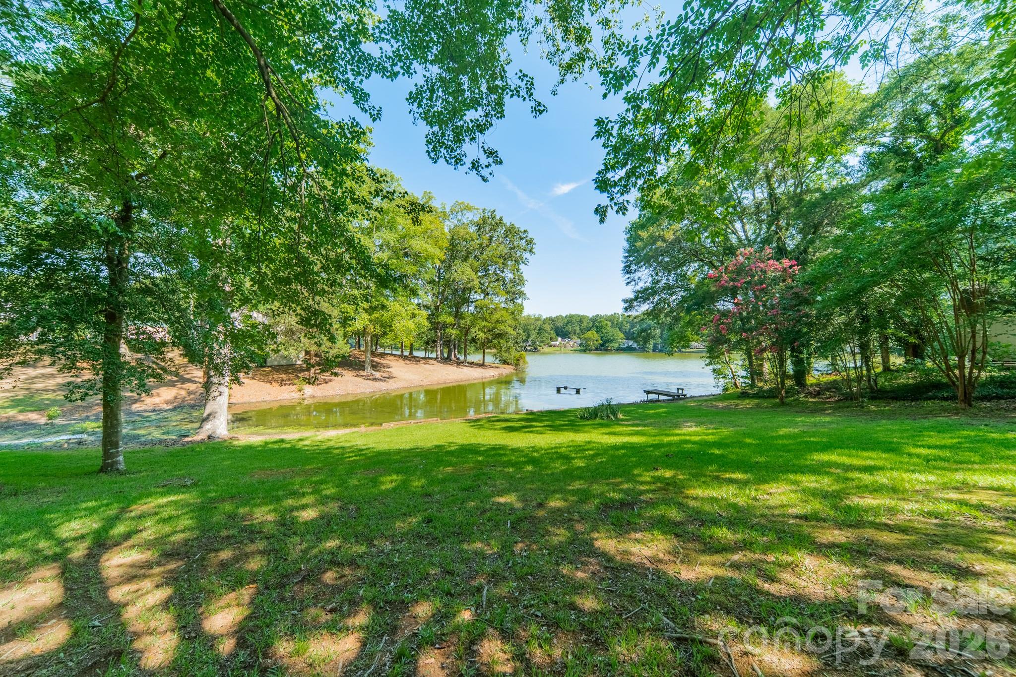 1077 E Shore Drive — Lancaster
