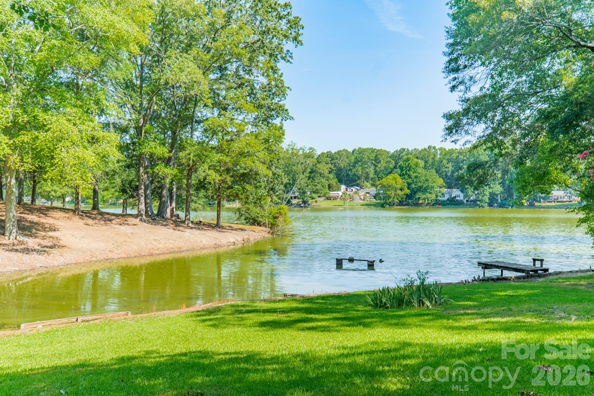 1077 E Shore Drive — Lancaster