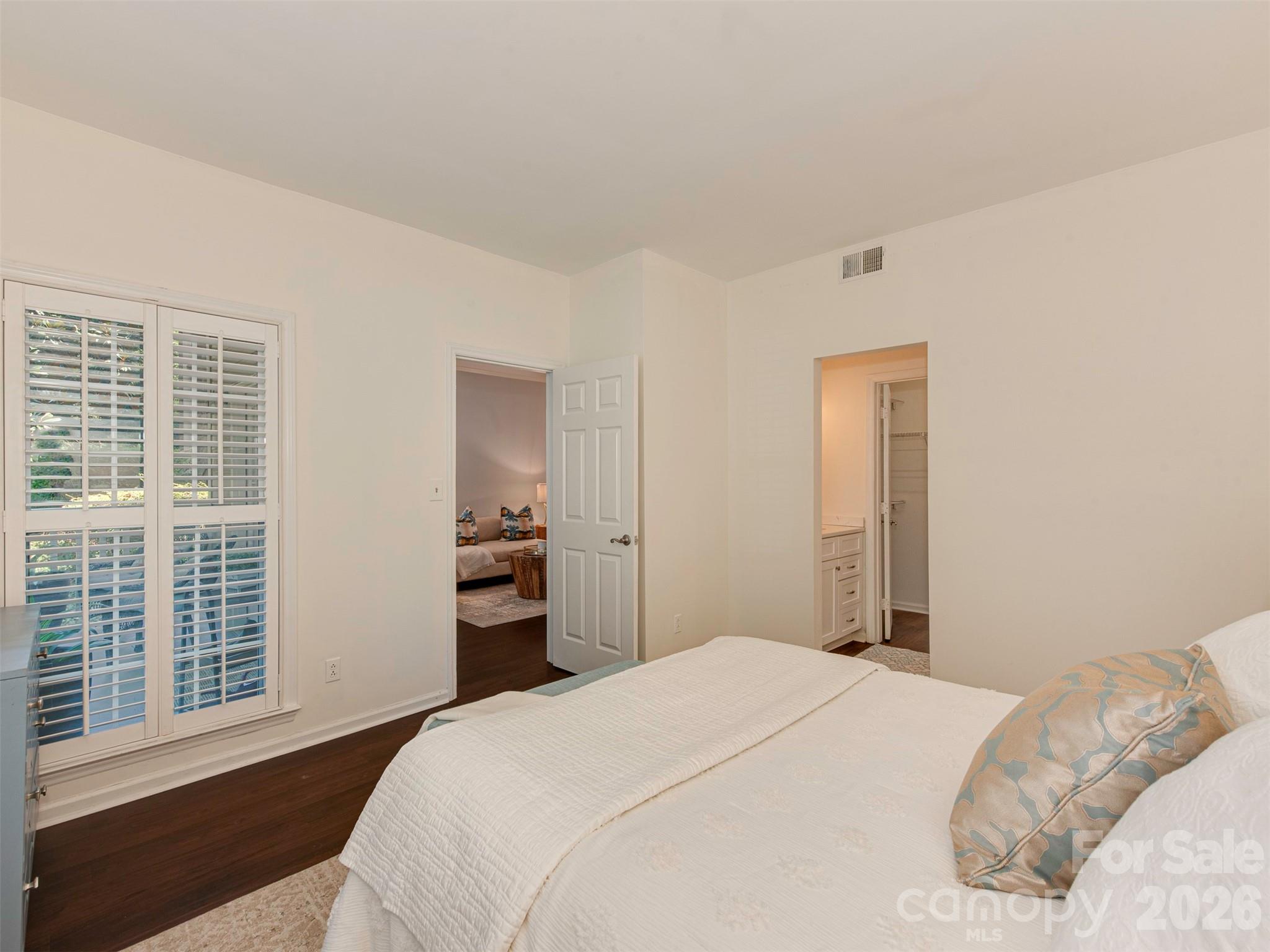 301 Queens Road #105 — Charlotte