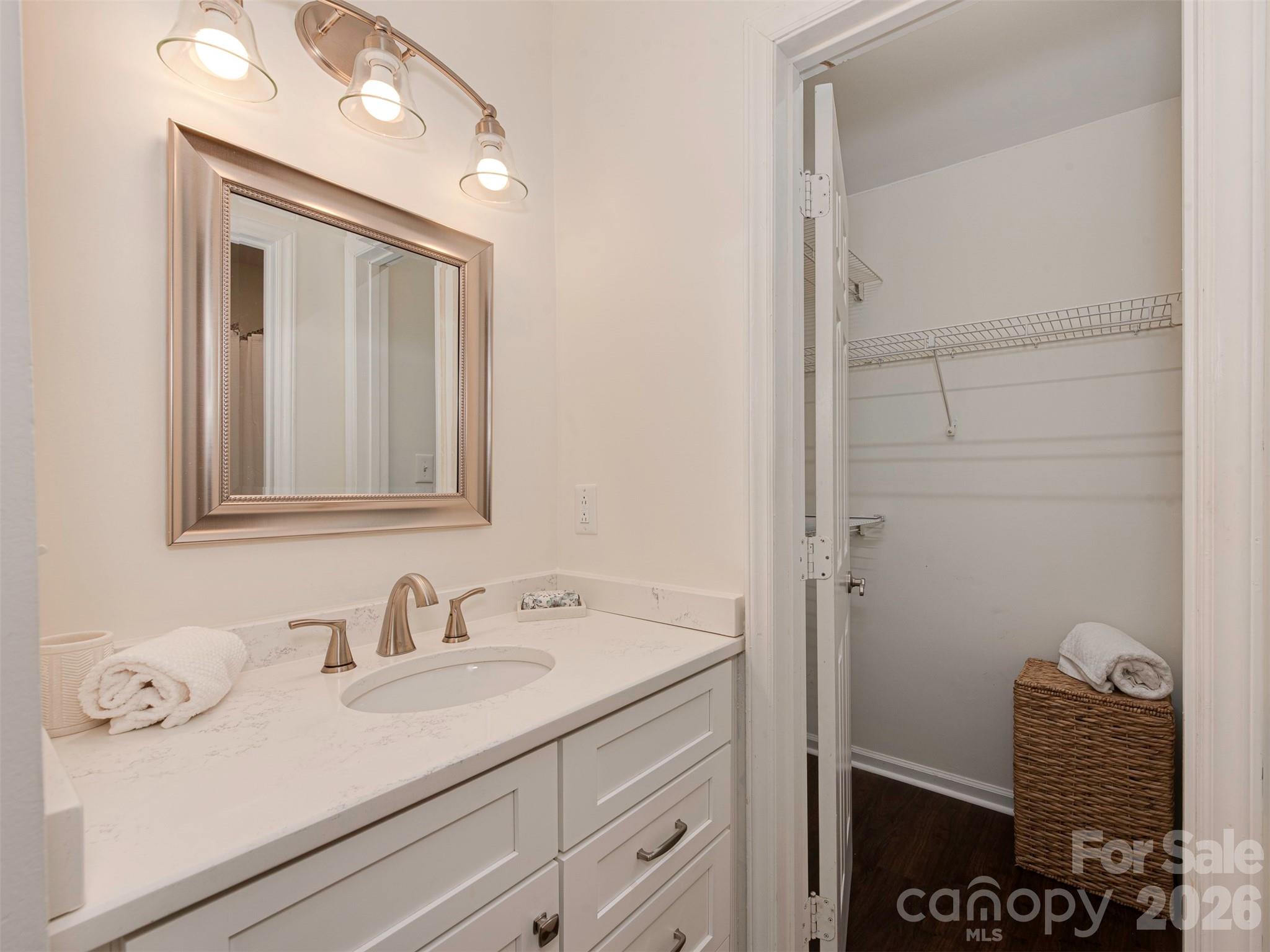 301 Queens Road #105 — Charlotte
