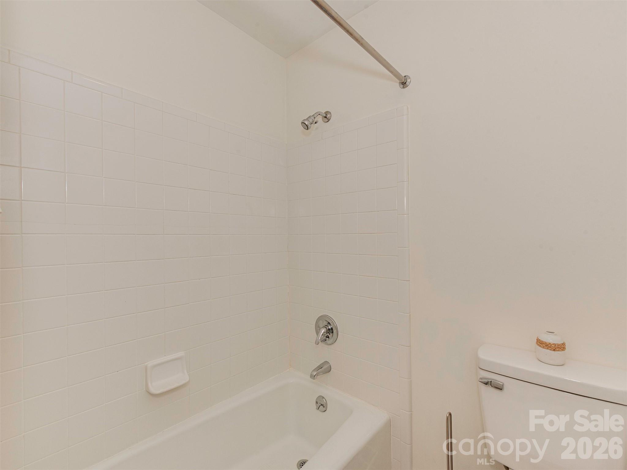 301 Queens Road #105 — Charlotte