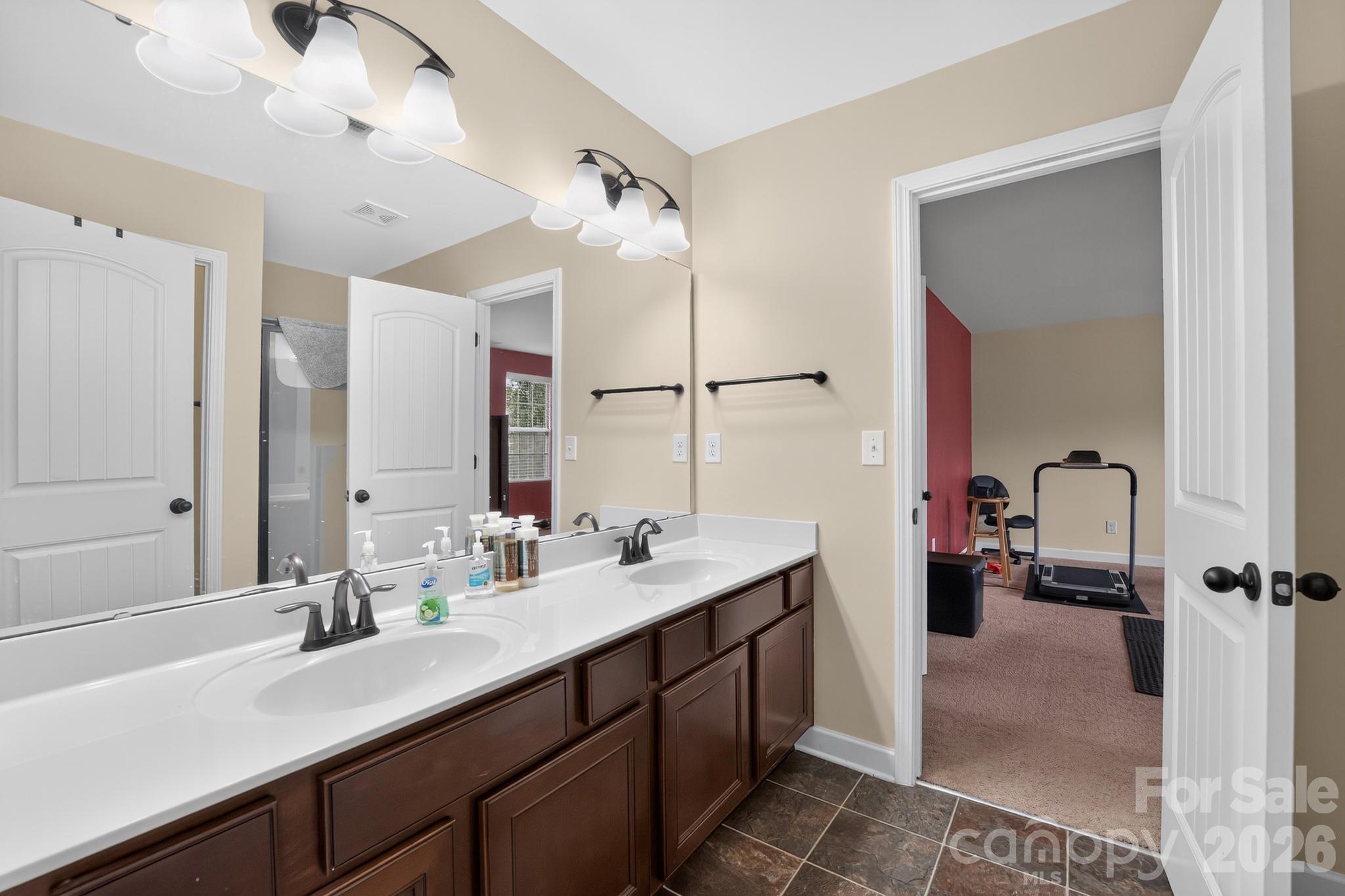 5909 Langwell Lane — Charlotte