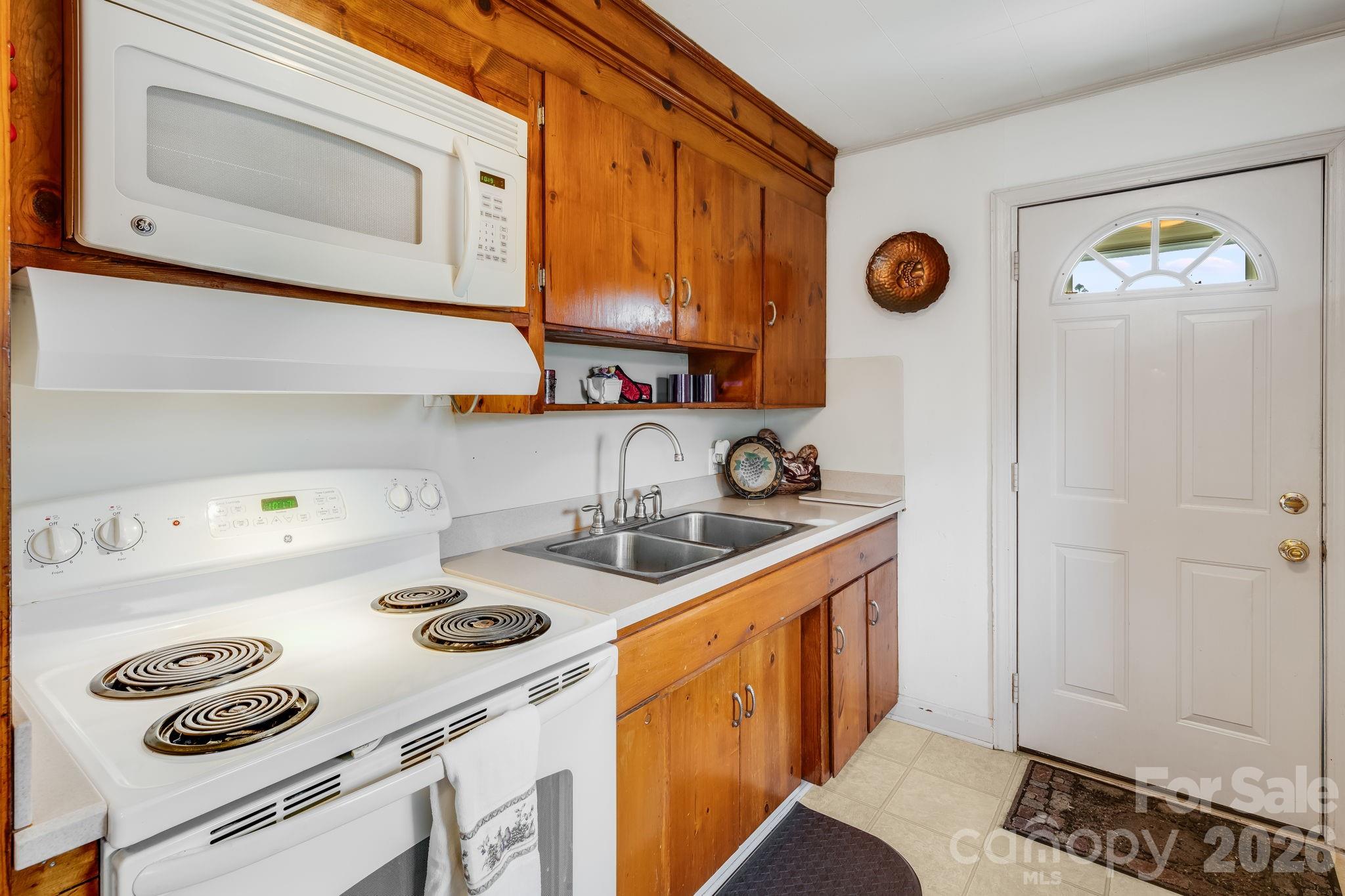 4 Brad Street — Asheville